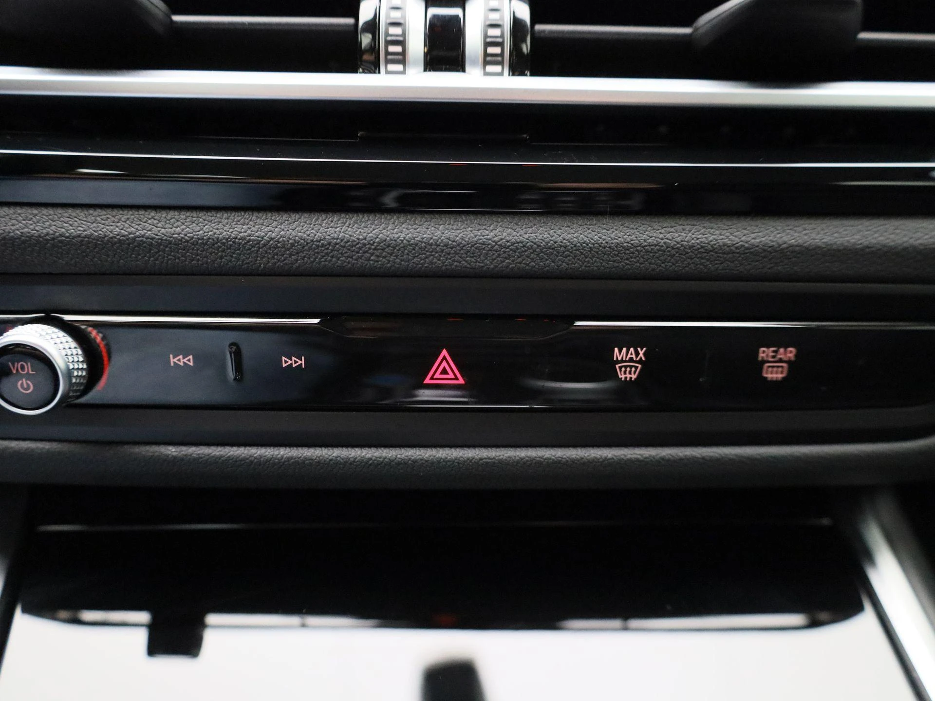 BMW-i4-image-20