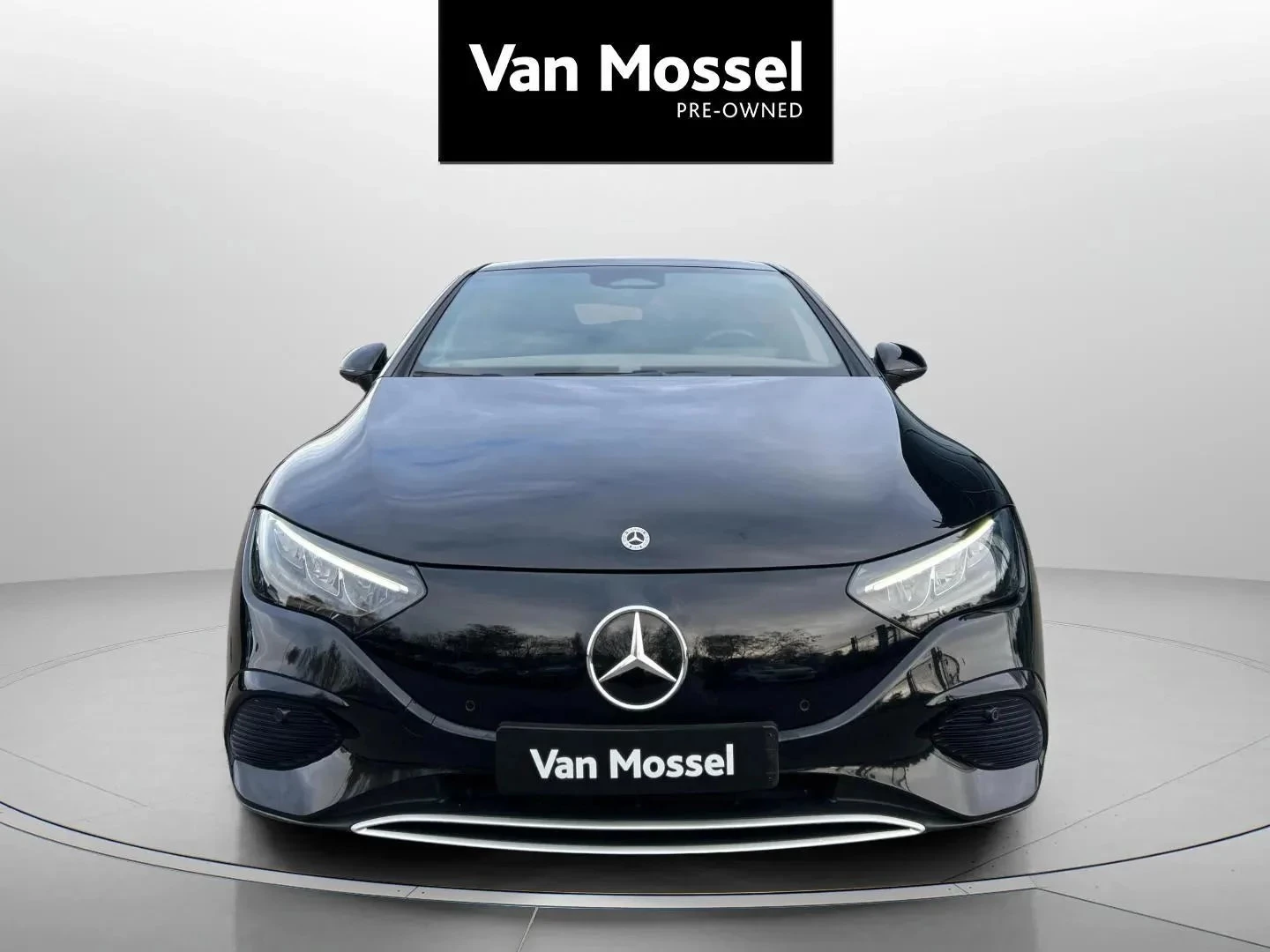 Mercedes-Benz-EQE-image-1