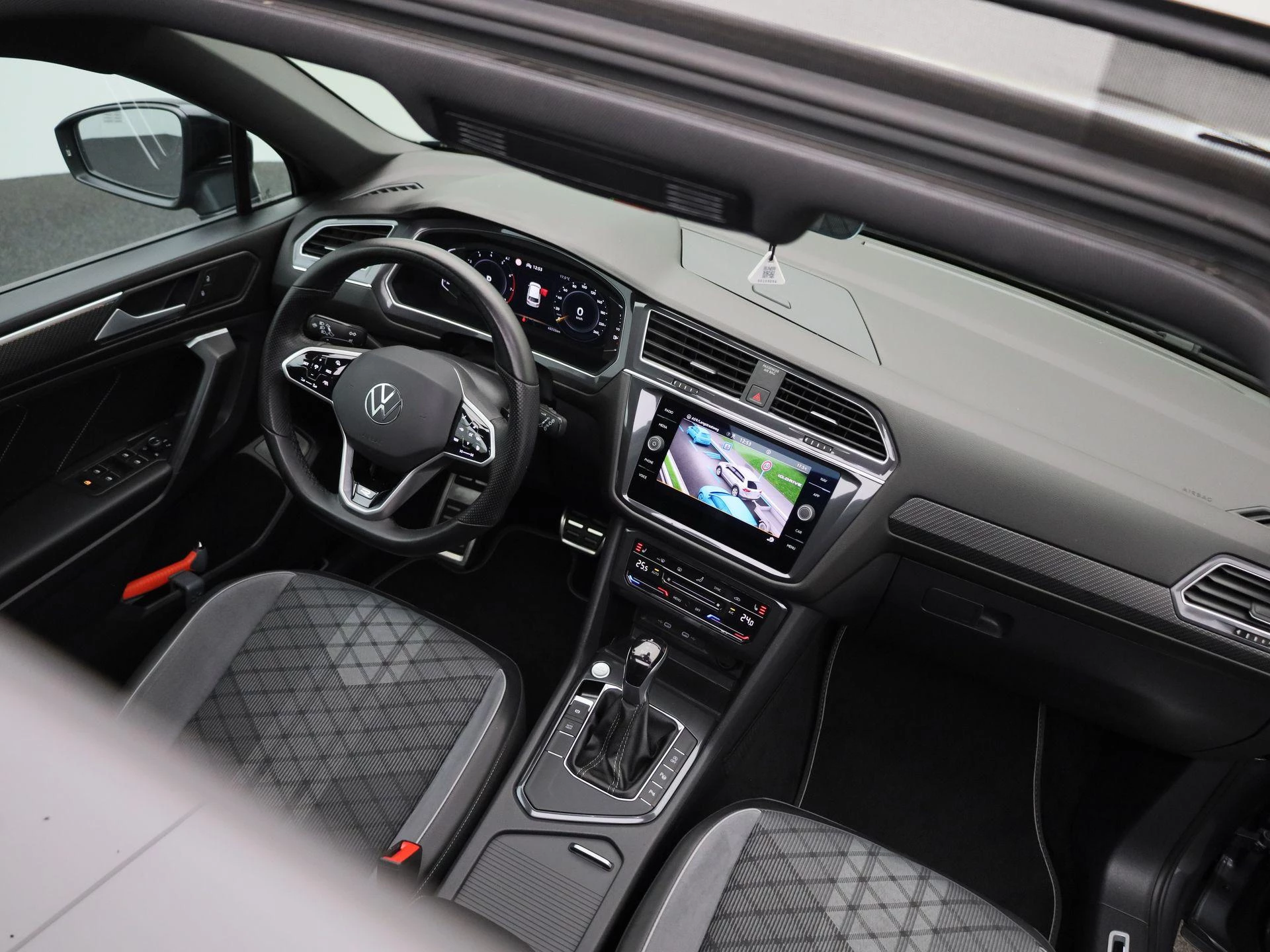 Volkswagen-Tiguan Allspace-image-37