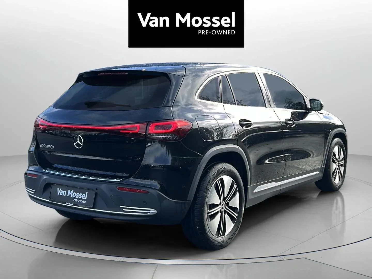 Mercedes-Benz-EQA-image-4