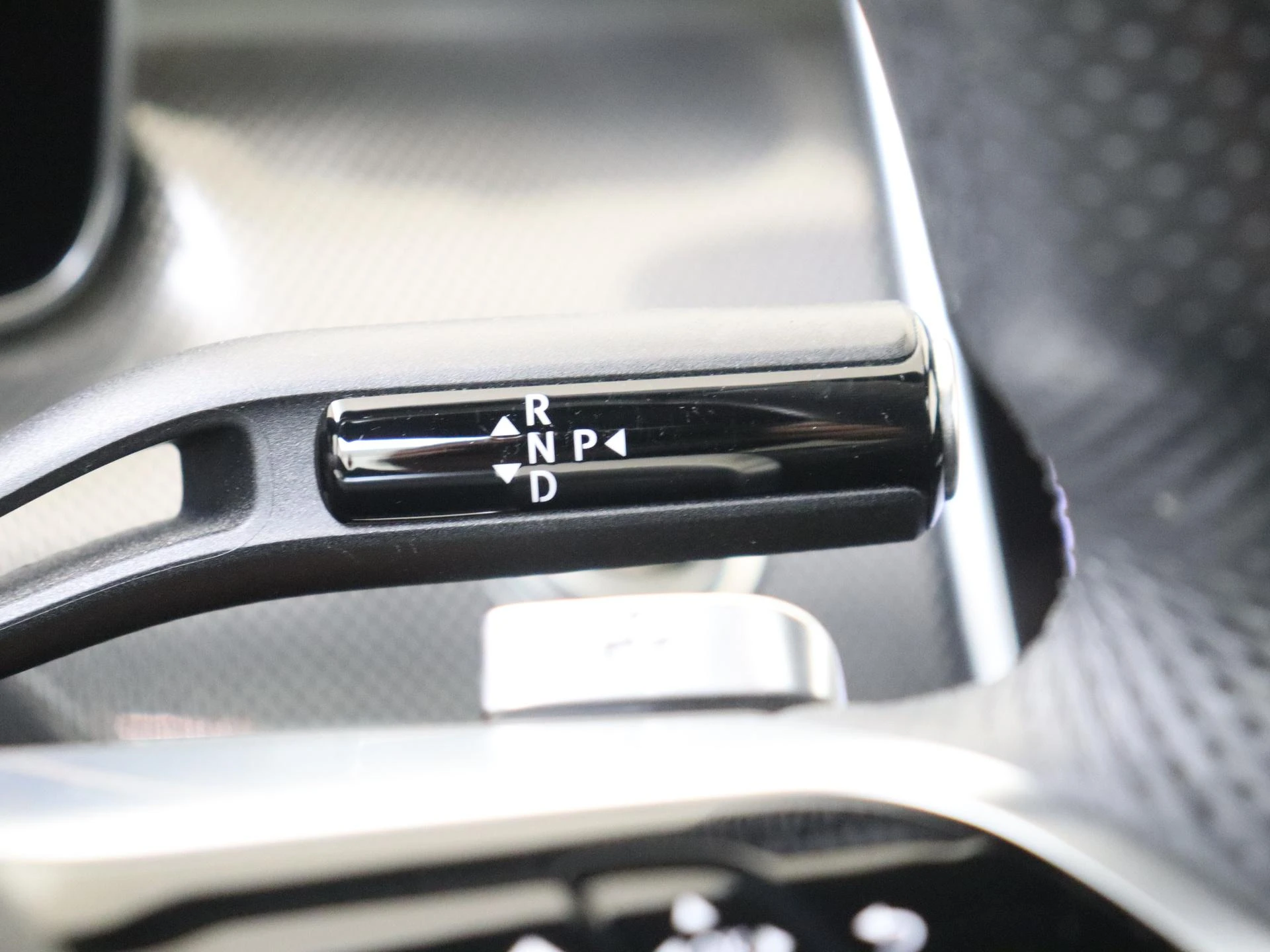 Mercedes-Benz-C-Klasse-image-14