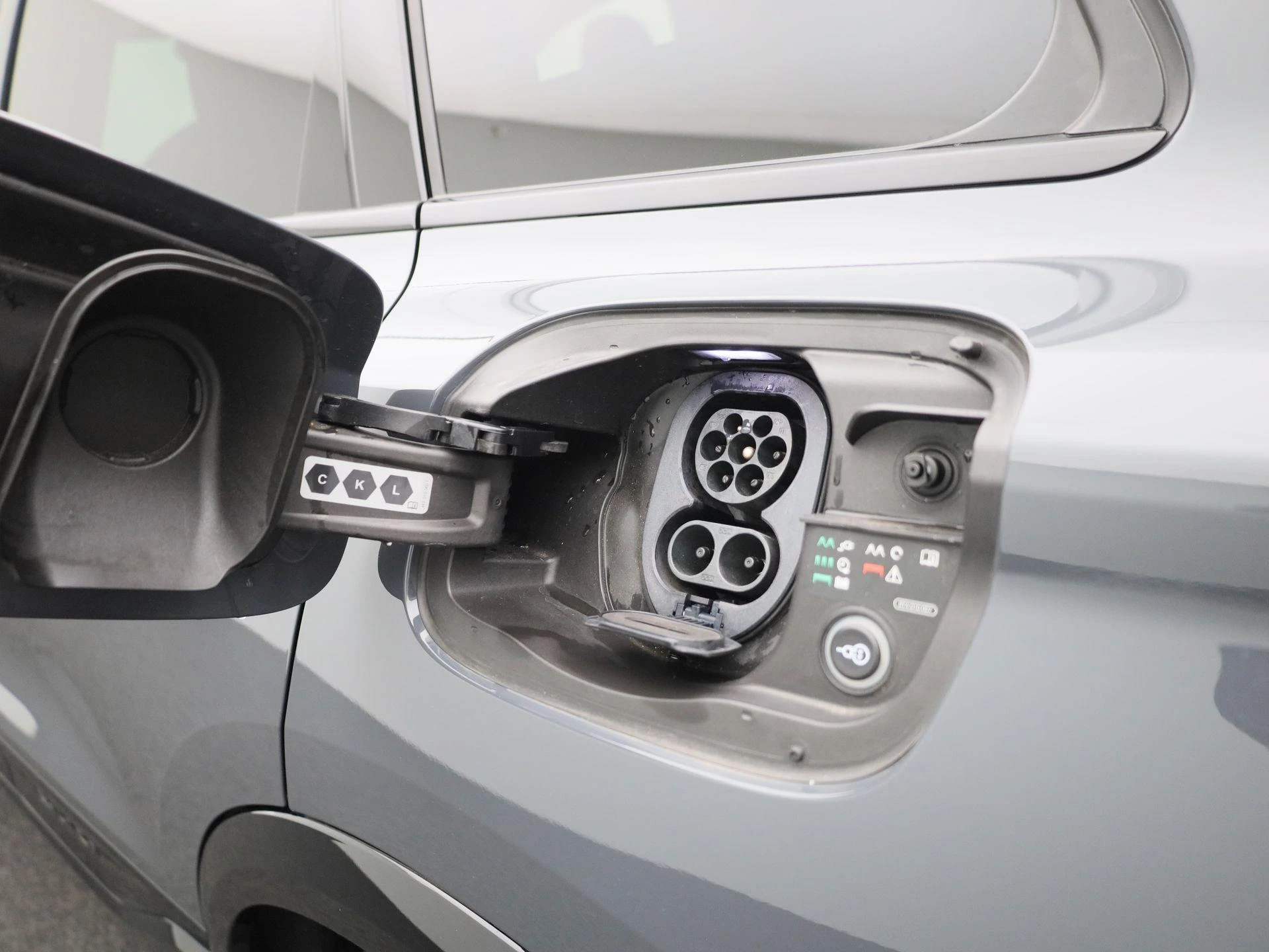 Audi-Q6 e-tron-image-31