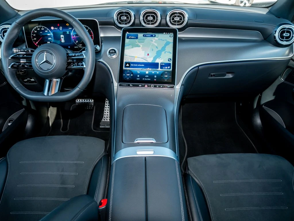 Mercedes-Benz-GLC 220 d-image-13