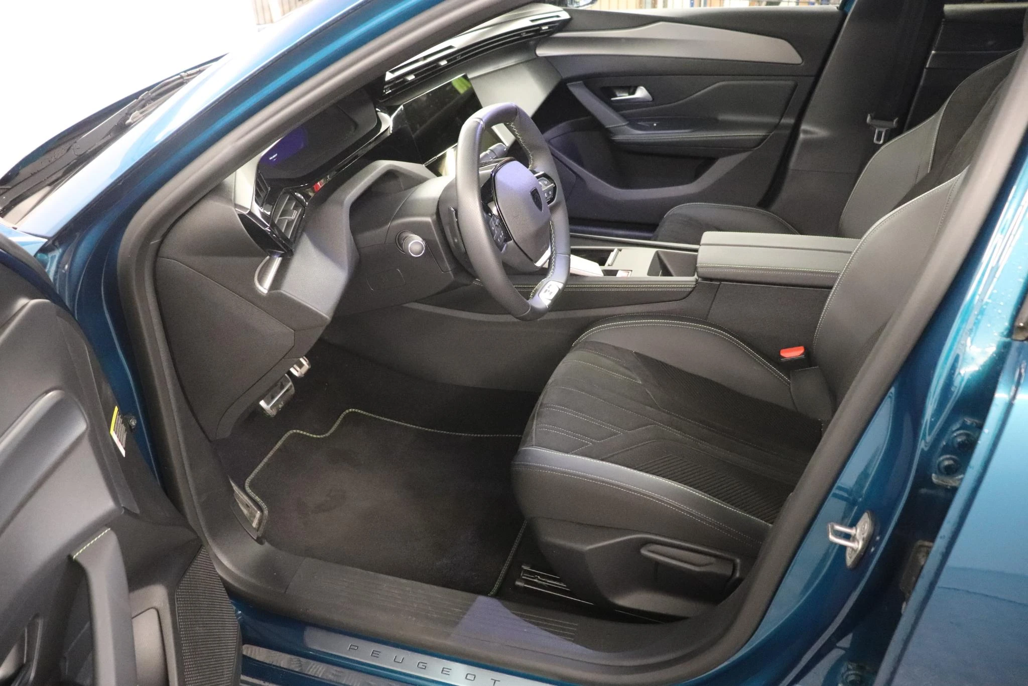 Peugeot-408-image-8