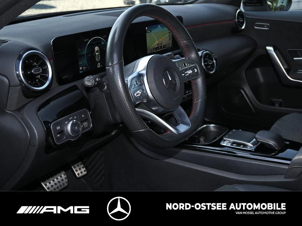 Mercedes-Benz A-Klasse 180 AMG PANO TEMPO MBUX AMG Line