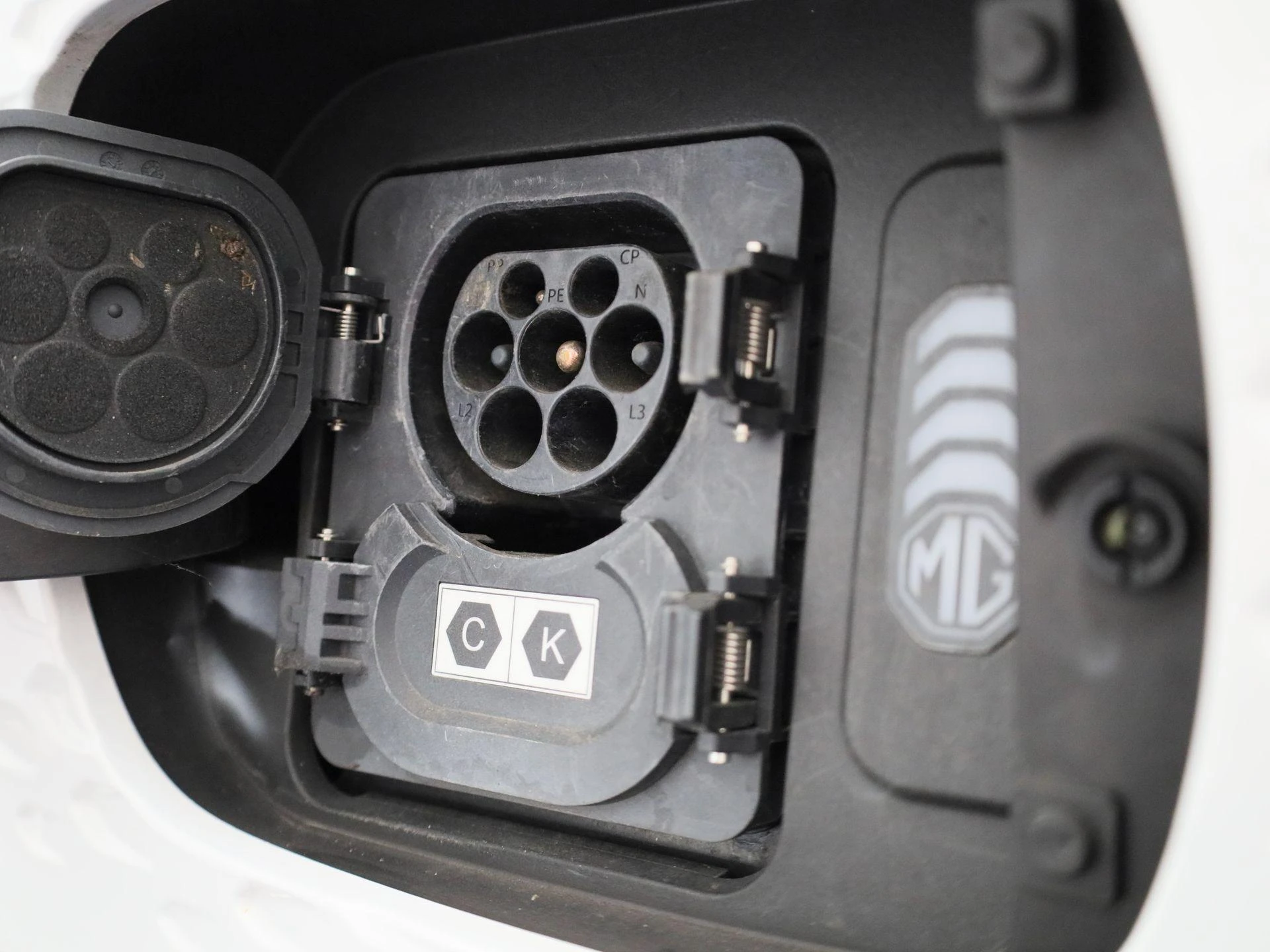 MG ZS EV - 33