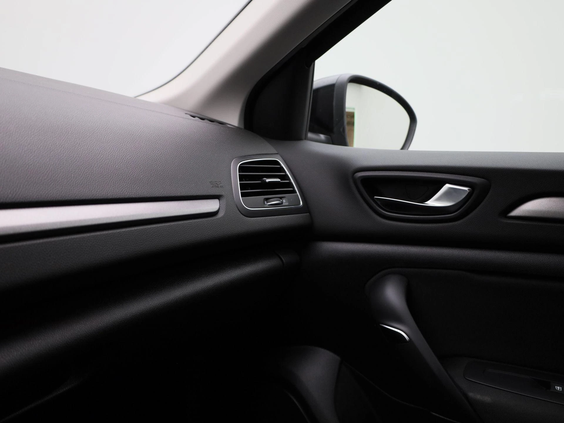 Renault-Megane E-Tech-image-28