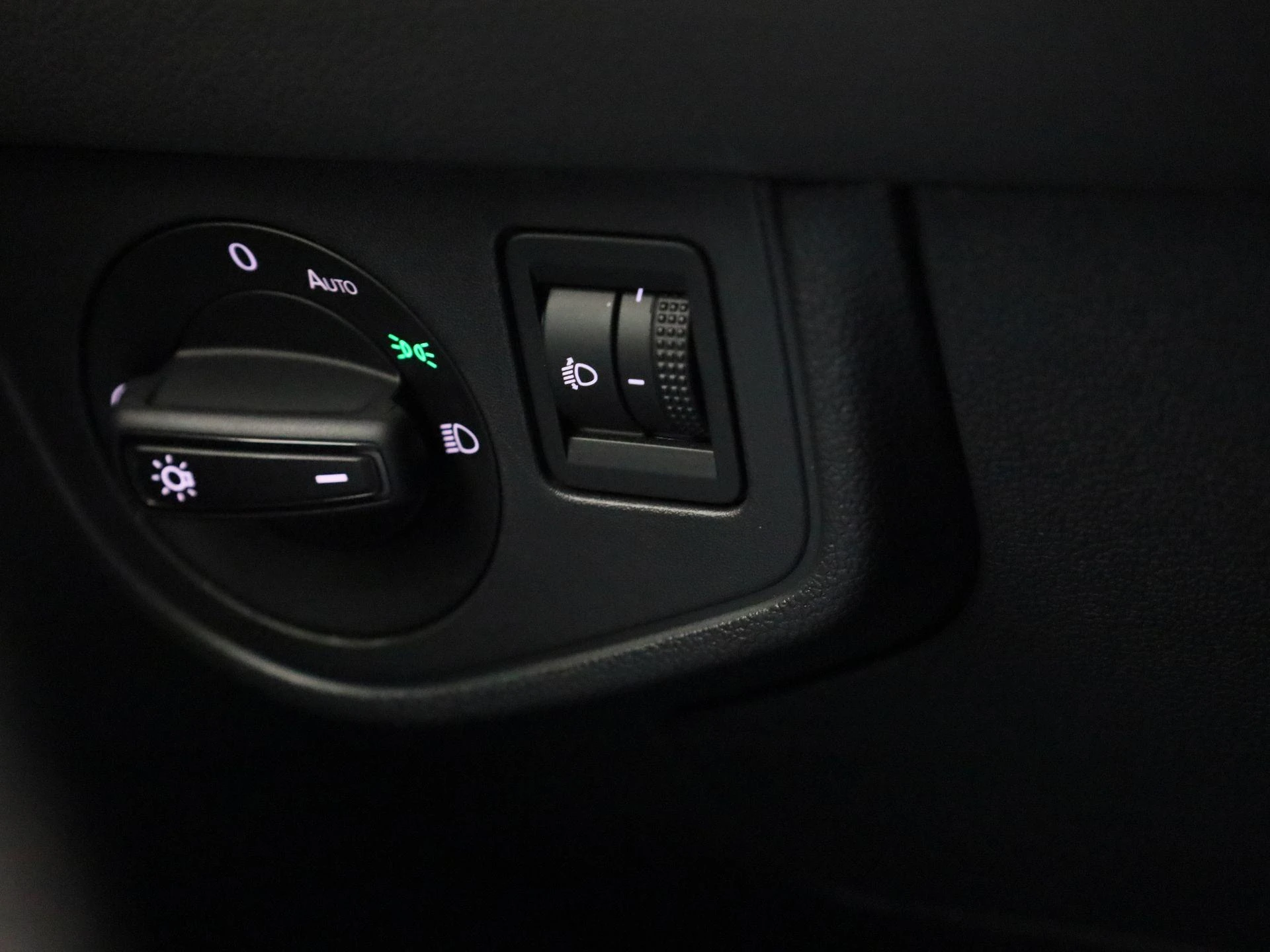 Volkswagen-Polo-image-21