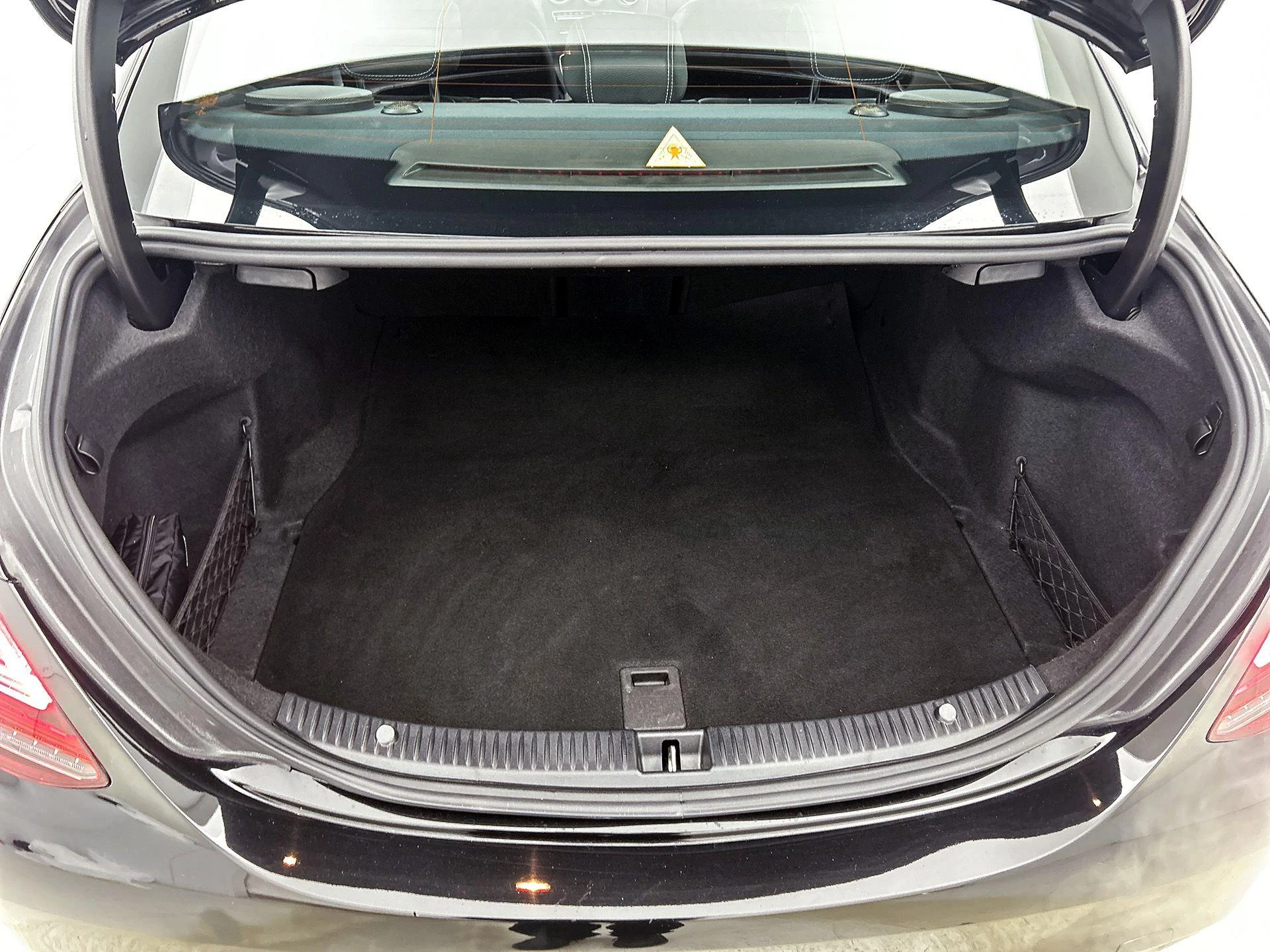 Mercedes-Benz-C-Klasse-image-13