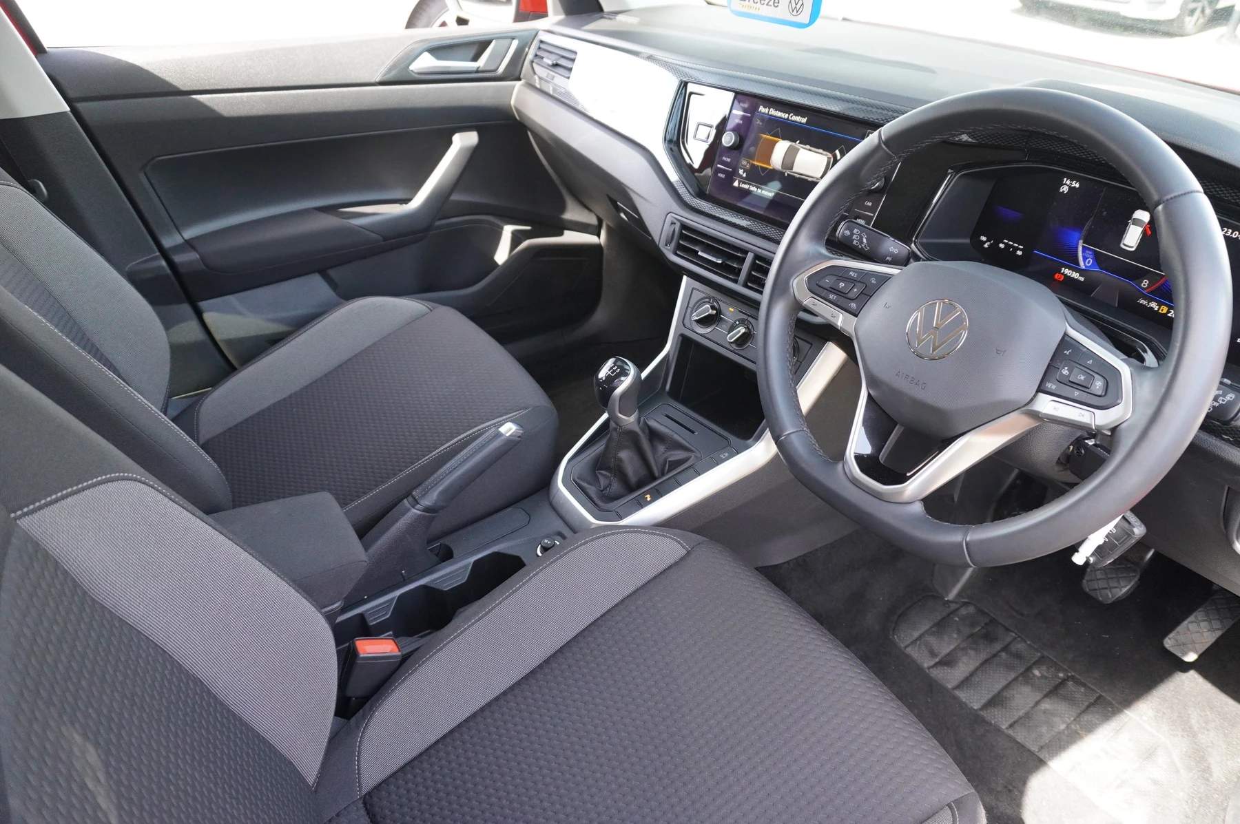 Volkswagen-Polo-image-5