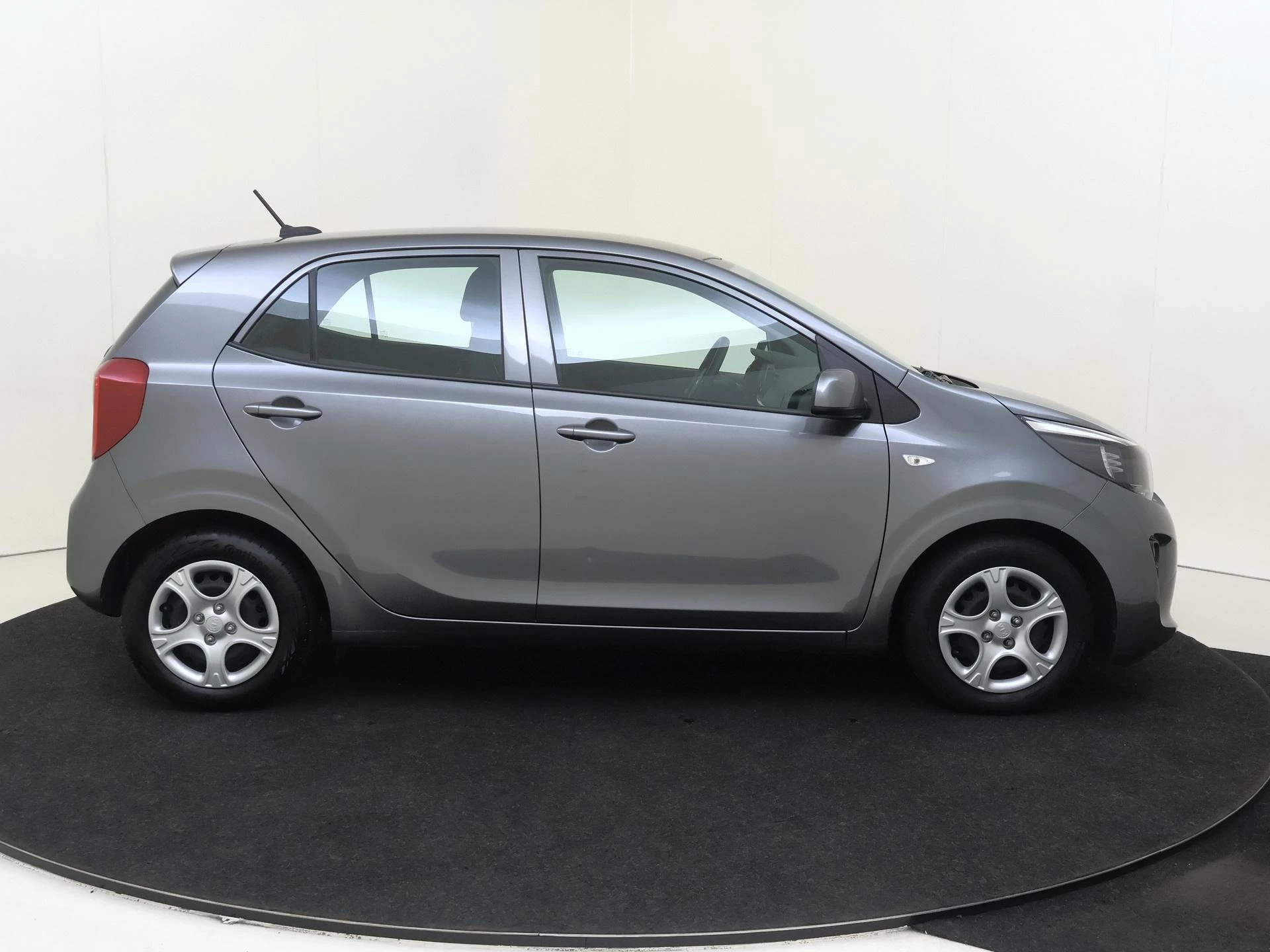 Kia-Picanto-image-8