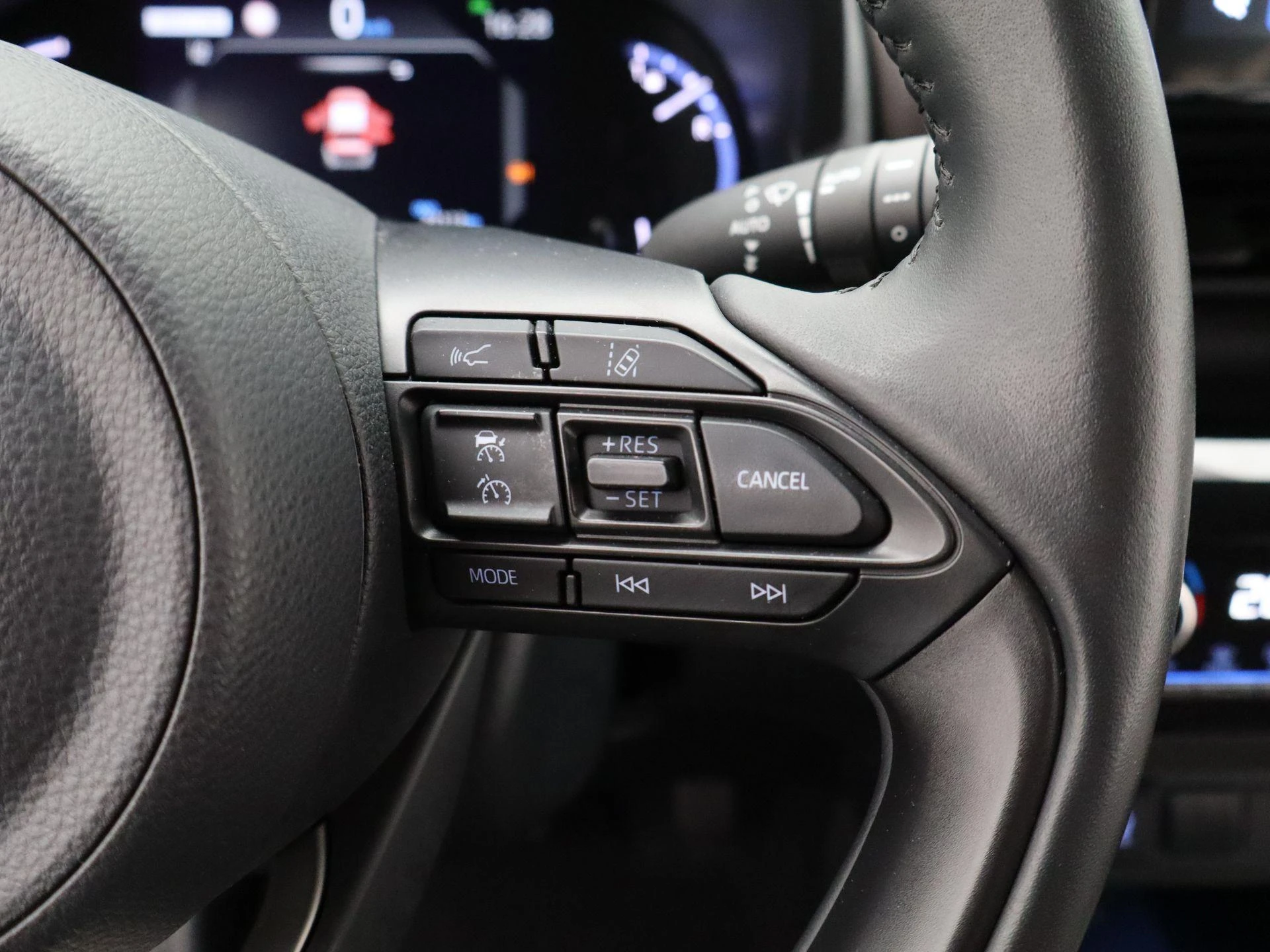 Toyota-Yaris Cross-image-21