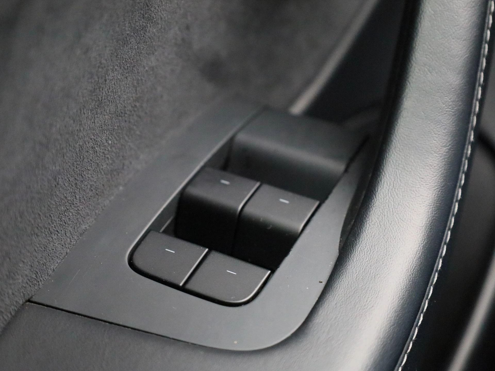 Tesla-Model 3-image-30