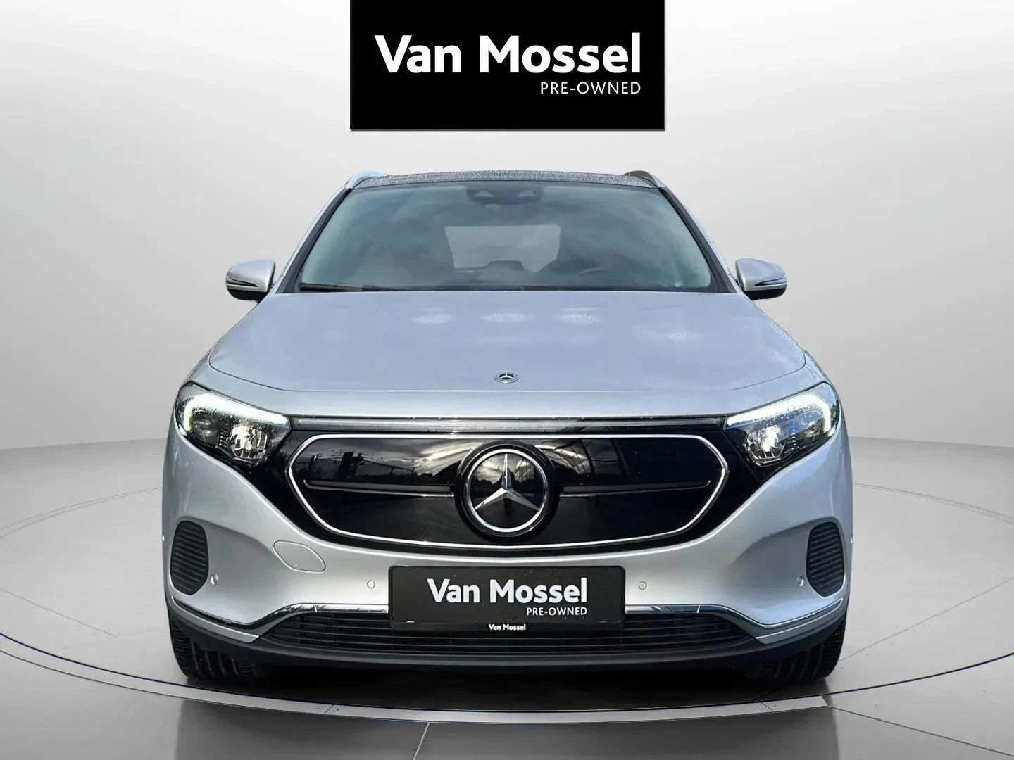 Mercedes-Benz-EQA-image-1