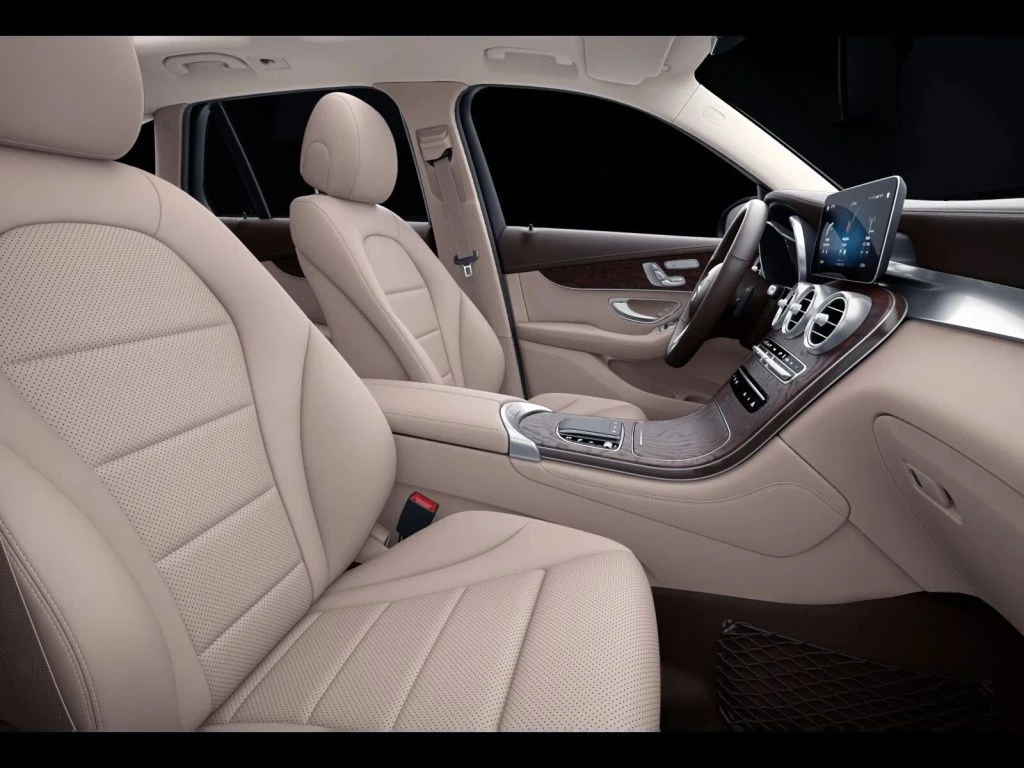 Mercedes-Benz-GLC 300 e-image-10