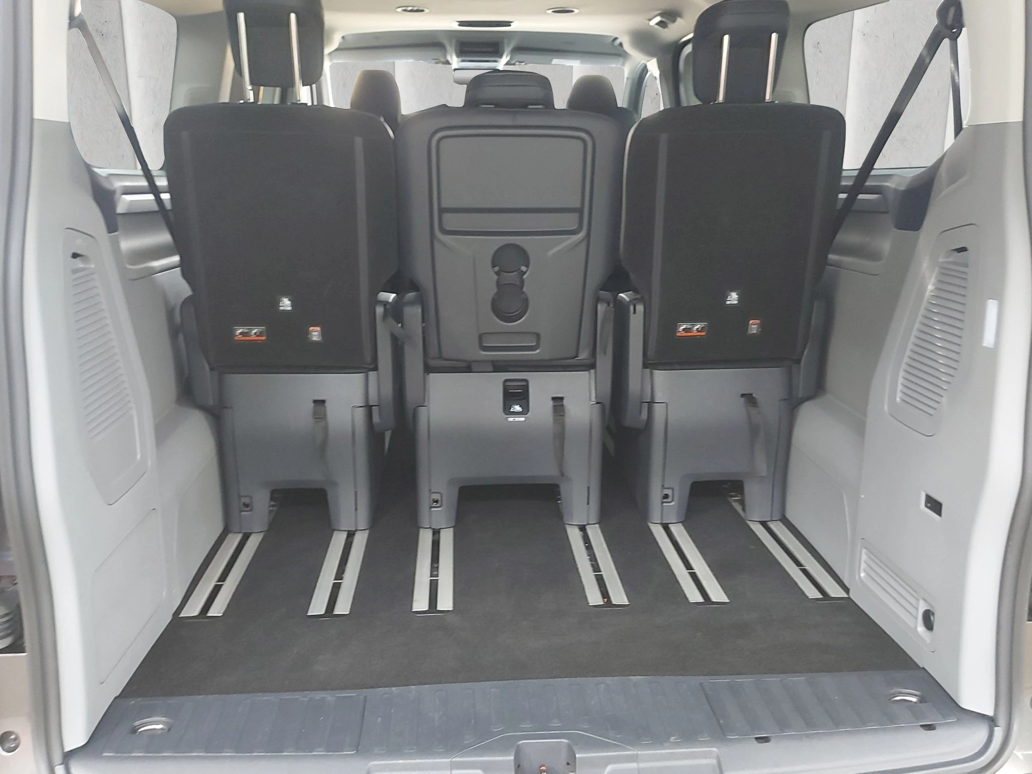 Ford-Tourneo Custom-image-17