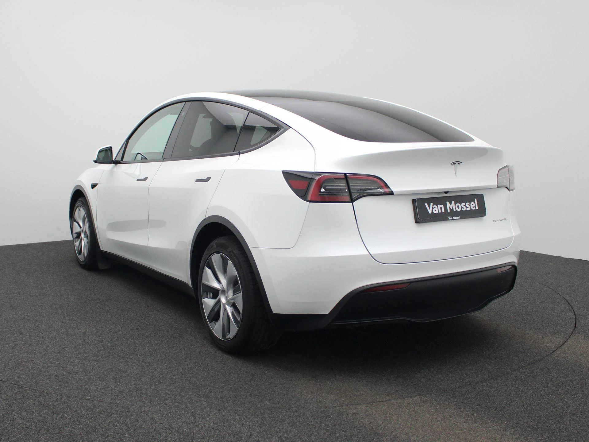 Tesla Model Y Long Range Dual Motor AWD