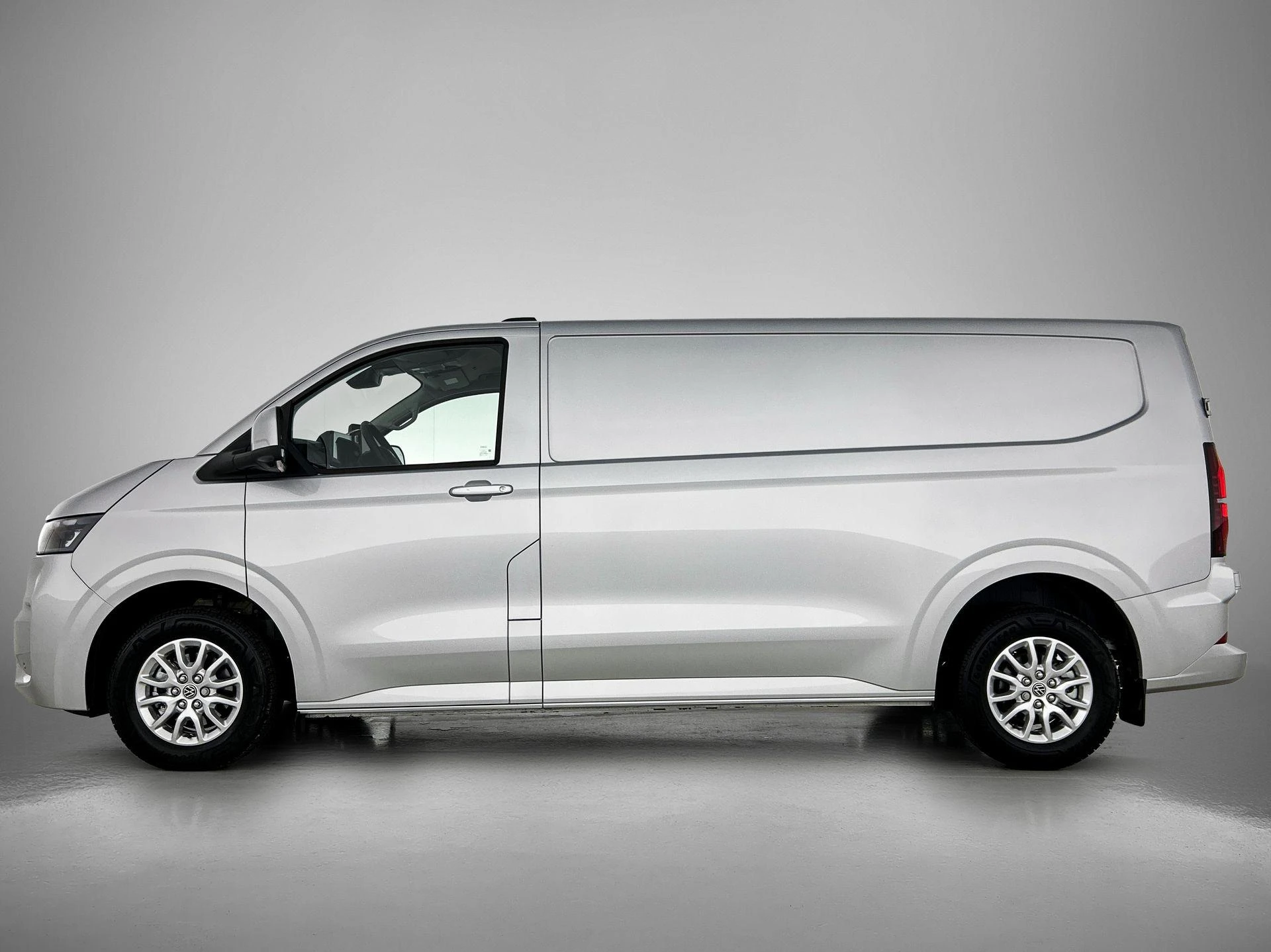Volkswagen-Transporter-image-1