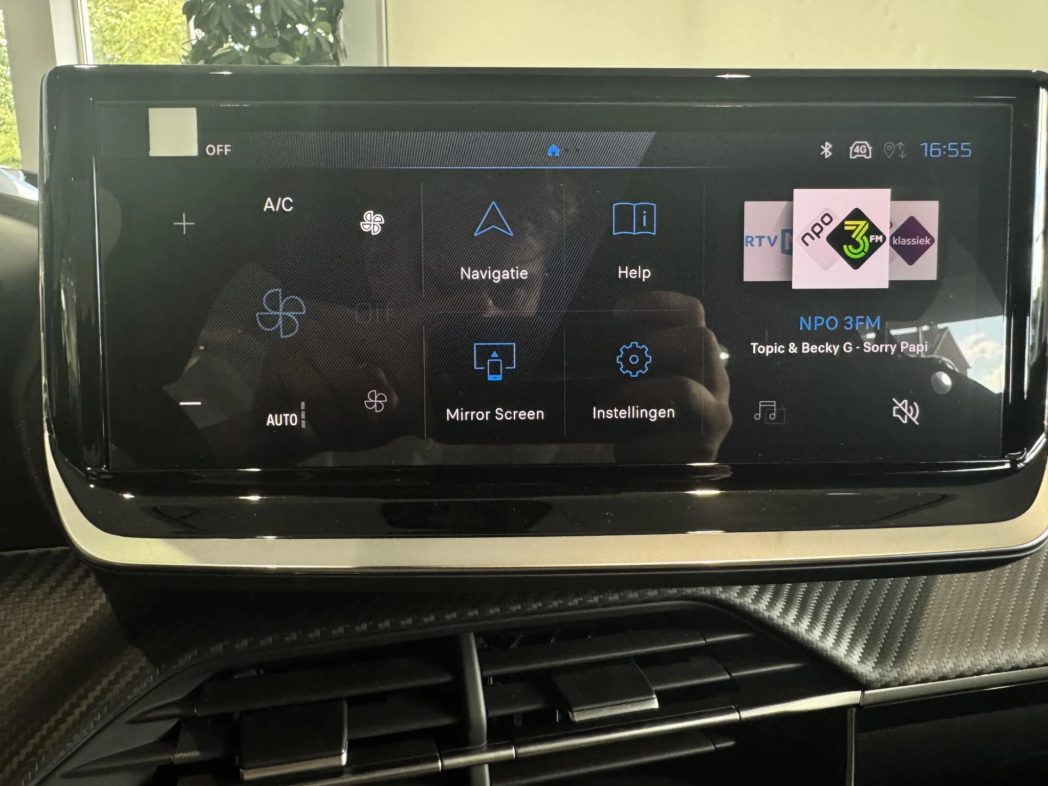 Peugeot 208 1.2 Hybrid 110 e-DCS6 Allure