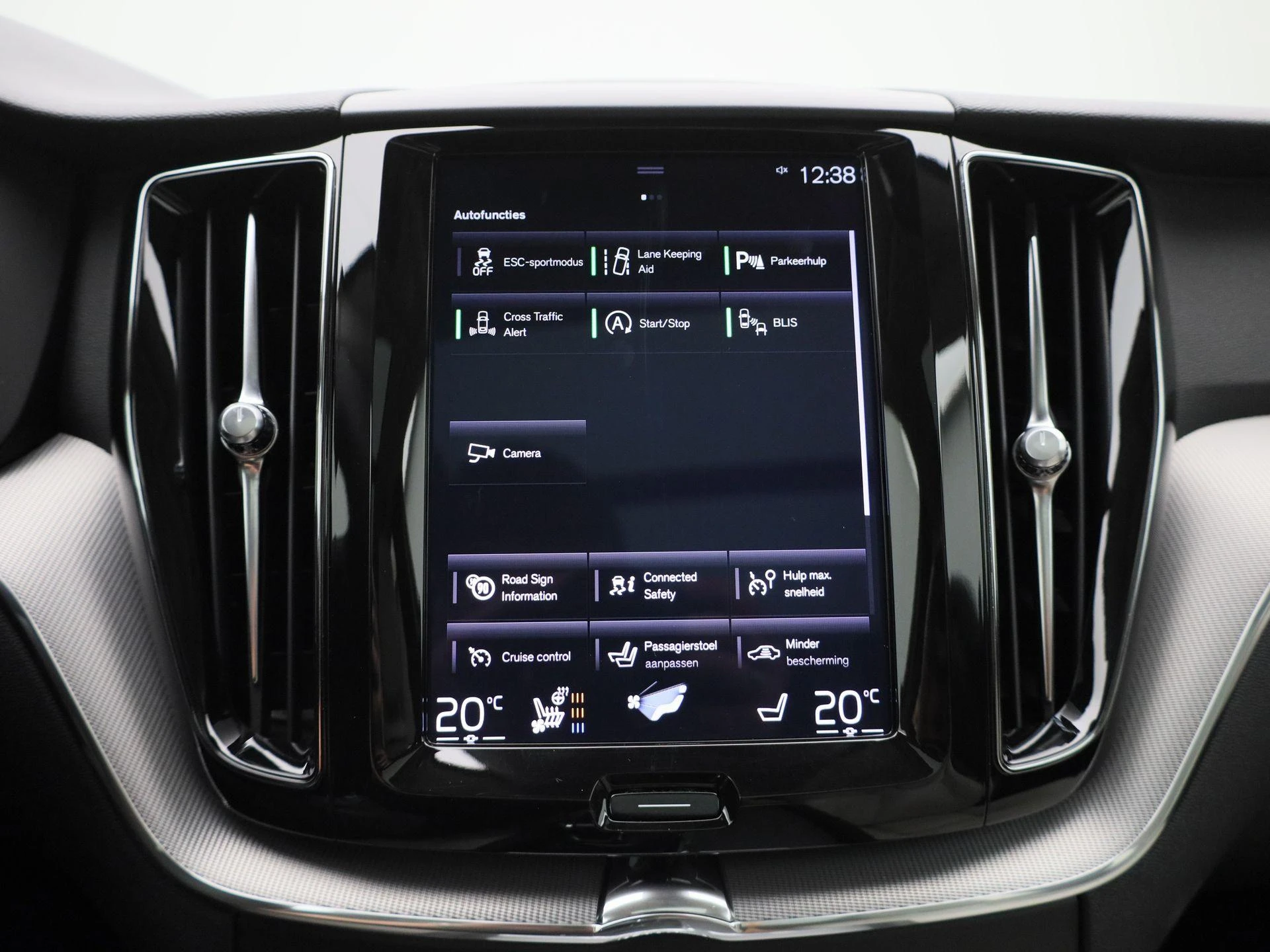 Volvo-XC60-image-26