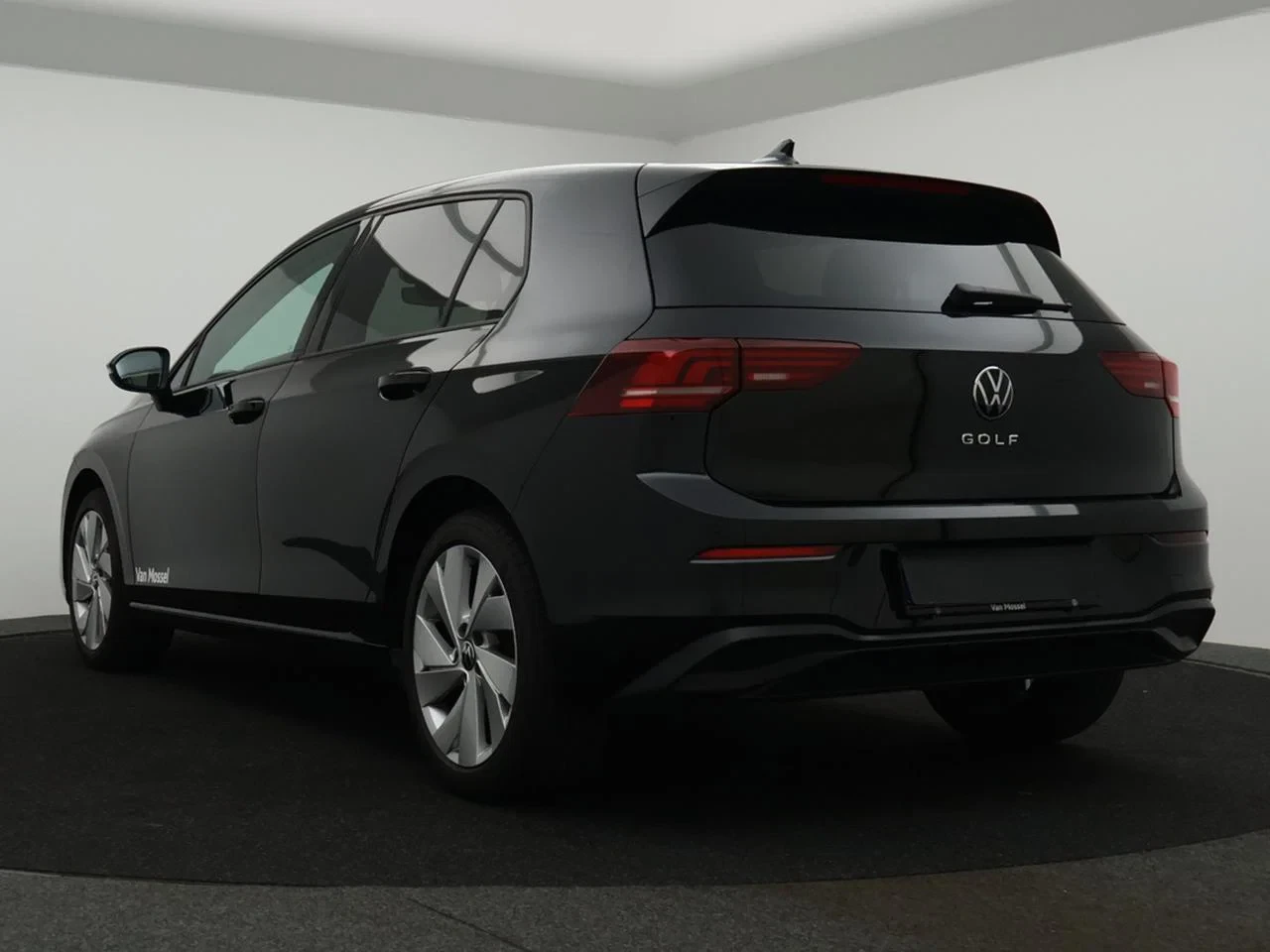 Volkswagen-Golf-image-6