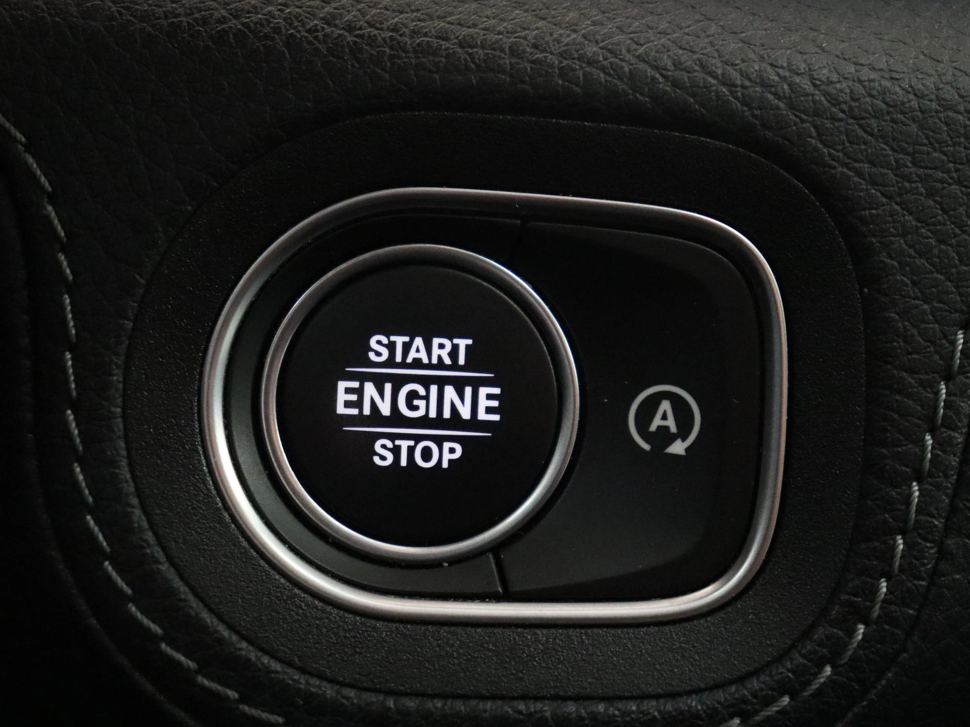 Mercedes-Benz-GLE-image-32