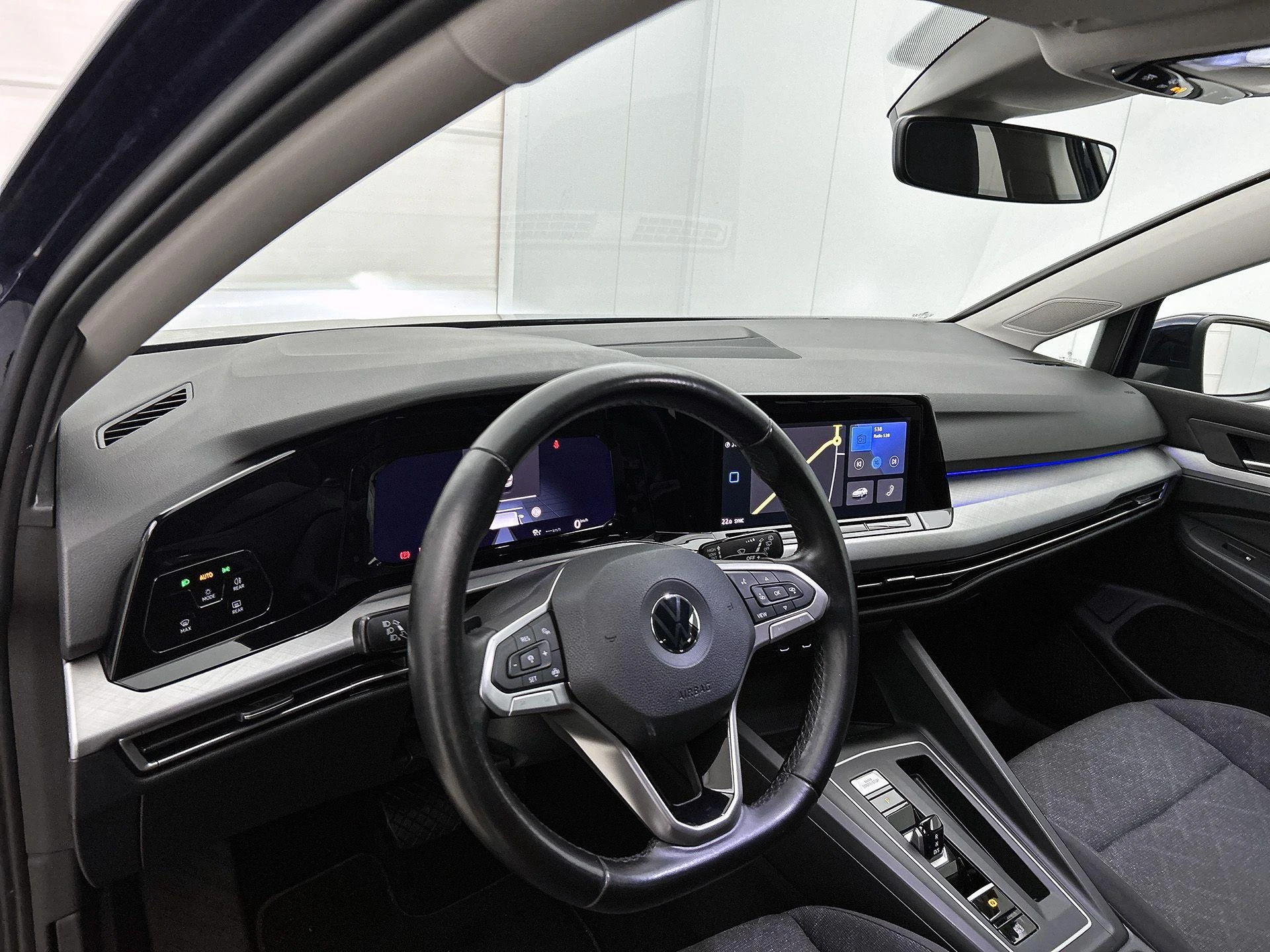 Volkswagen-Golf-image-16