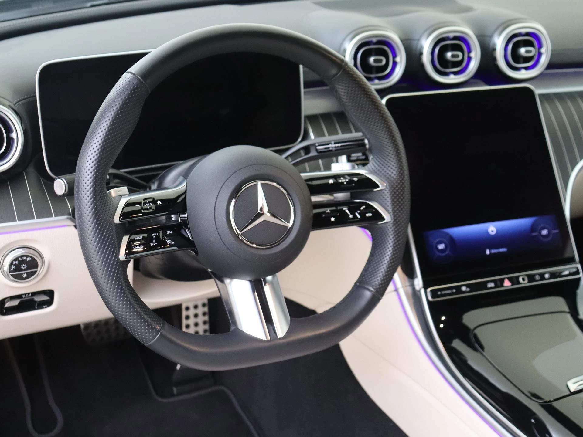 Mercedes-Benz-CLE-image-9