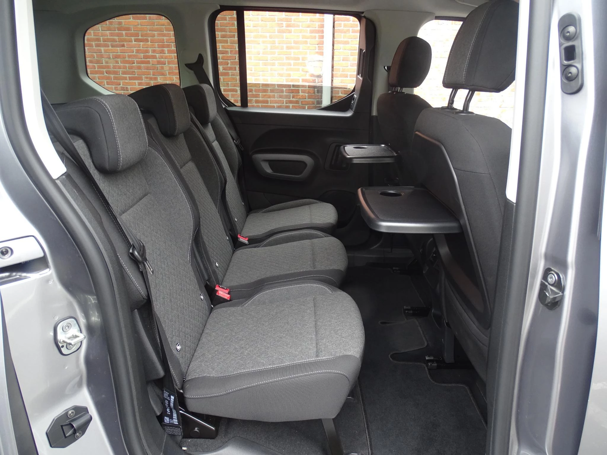Opel Combo Life 1.2T Edition+gps+camera+park pilot achteraan