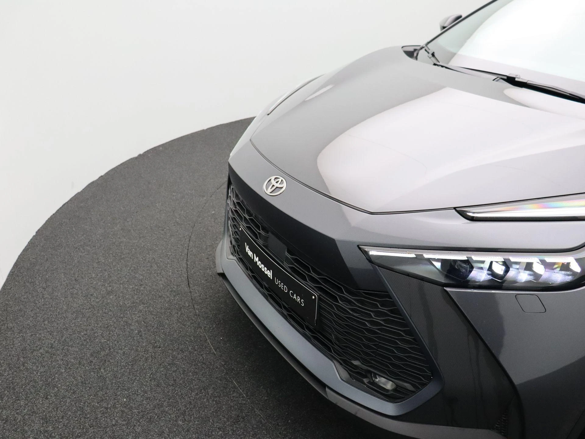 Toyota-C-HR-image-26