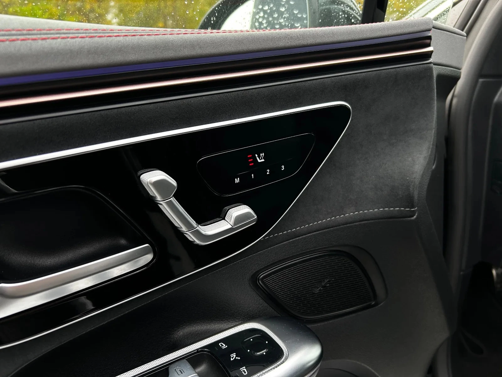 Mercedes-Benz-EQE-image-10