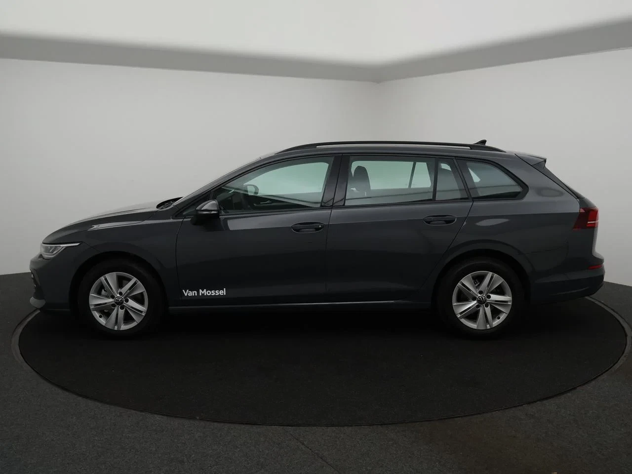 Volkswagen-Golf-image-3