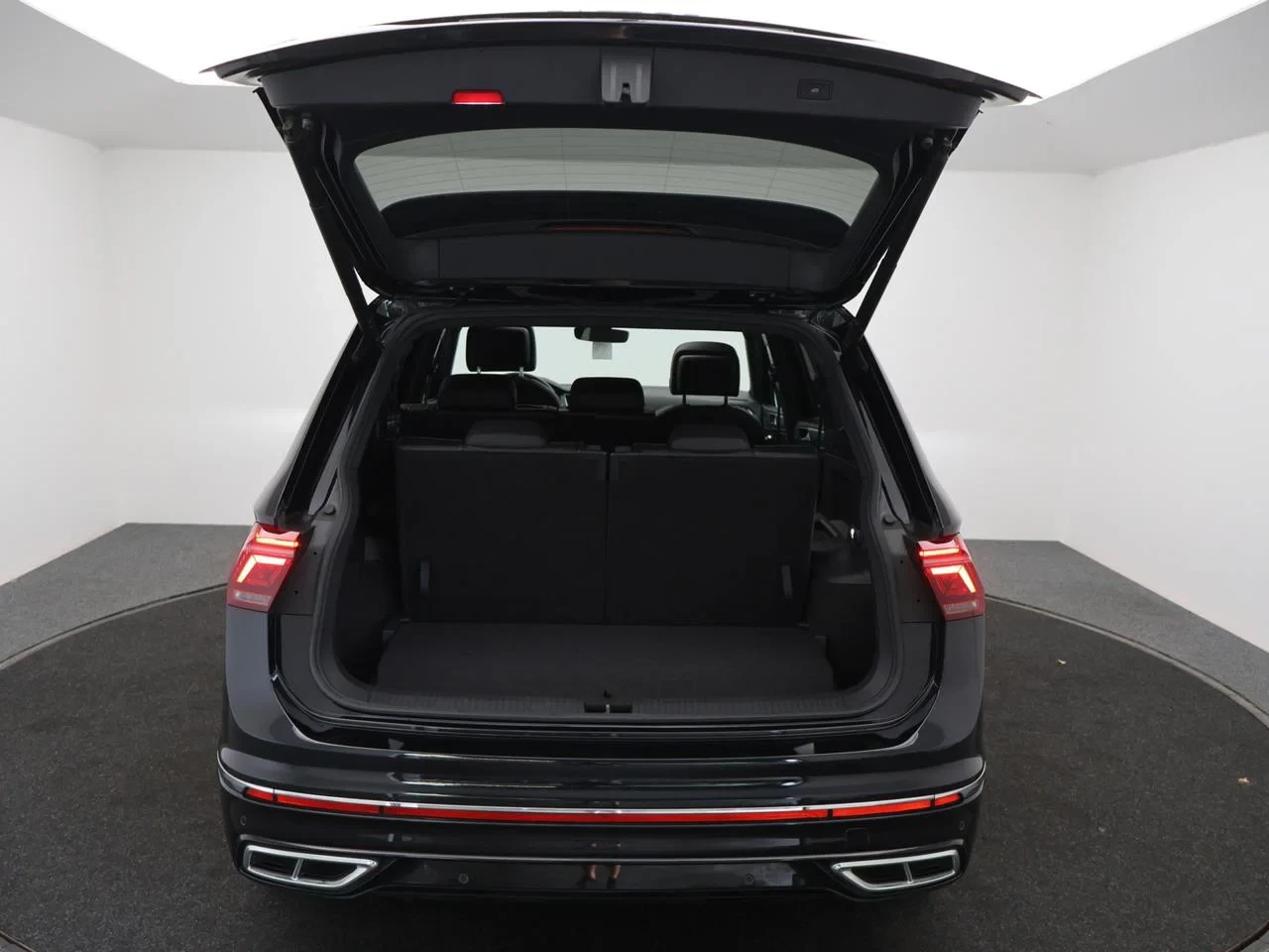 Volkswagen-Tiguan Allspace-image-21