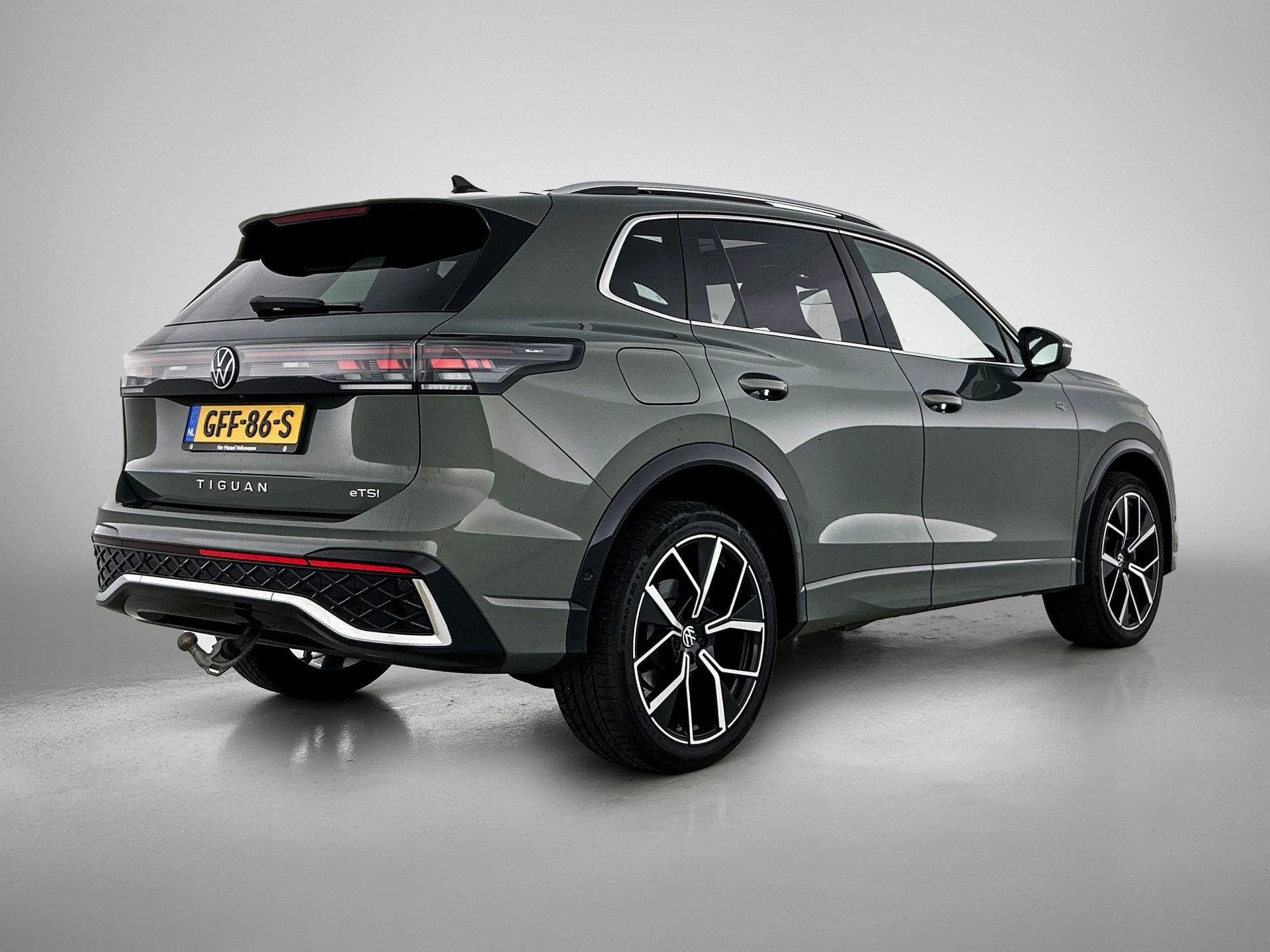 Volkswagen Tiguan 1.5 eHybrid R-Line Business | 204 PK |