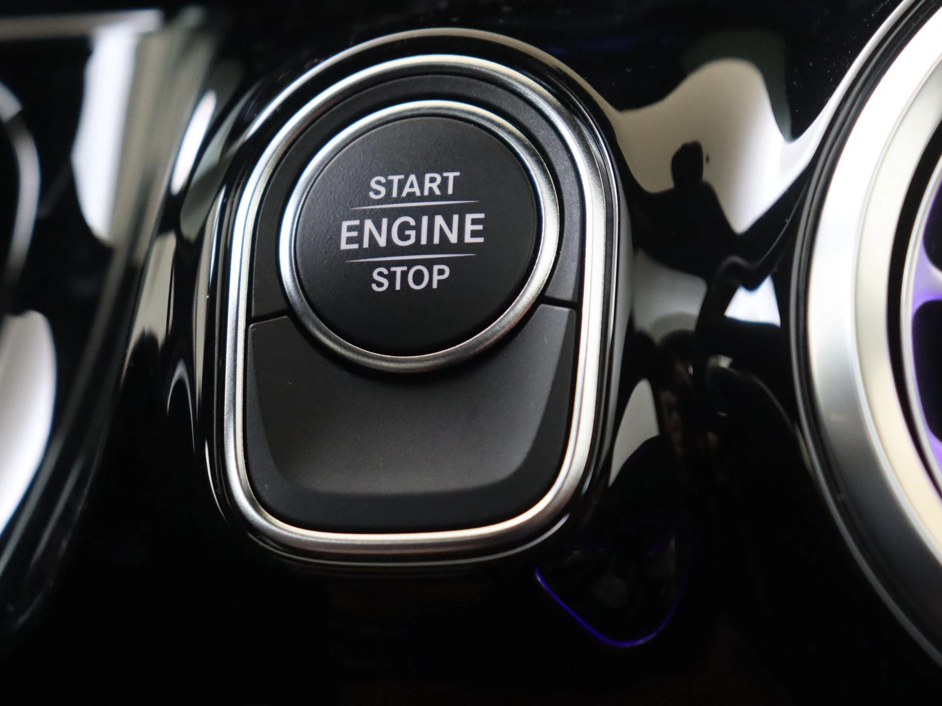 Mercedes-Benz-GLA-image-21
