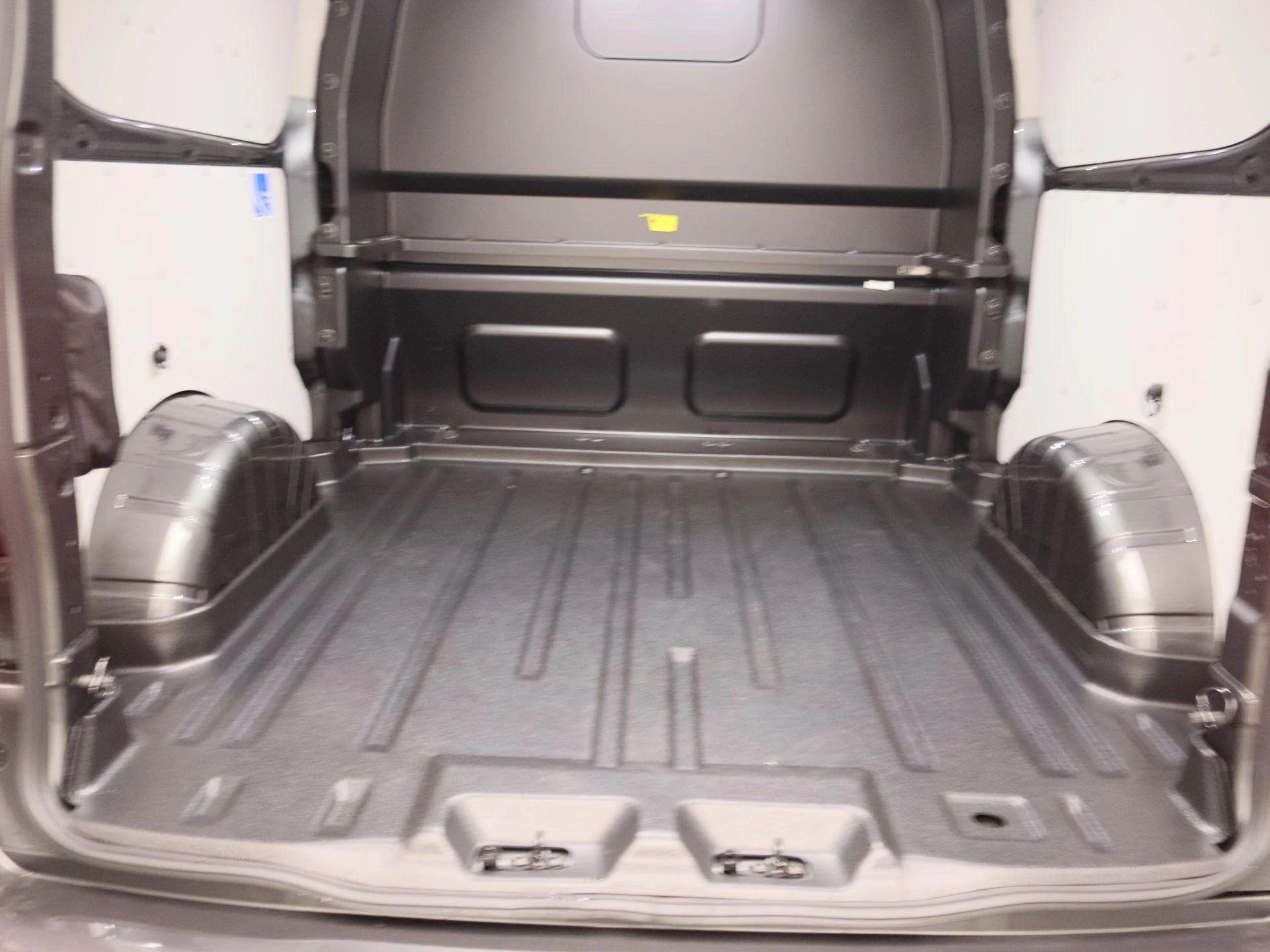Ford-E-Transit-image-12