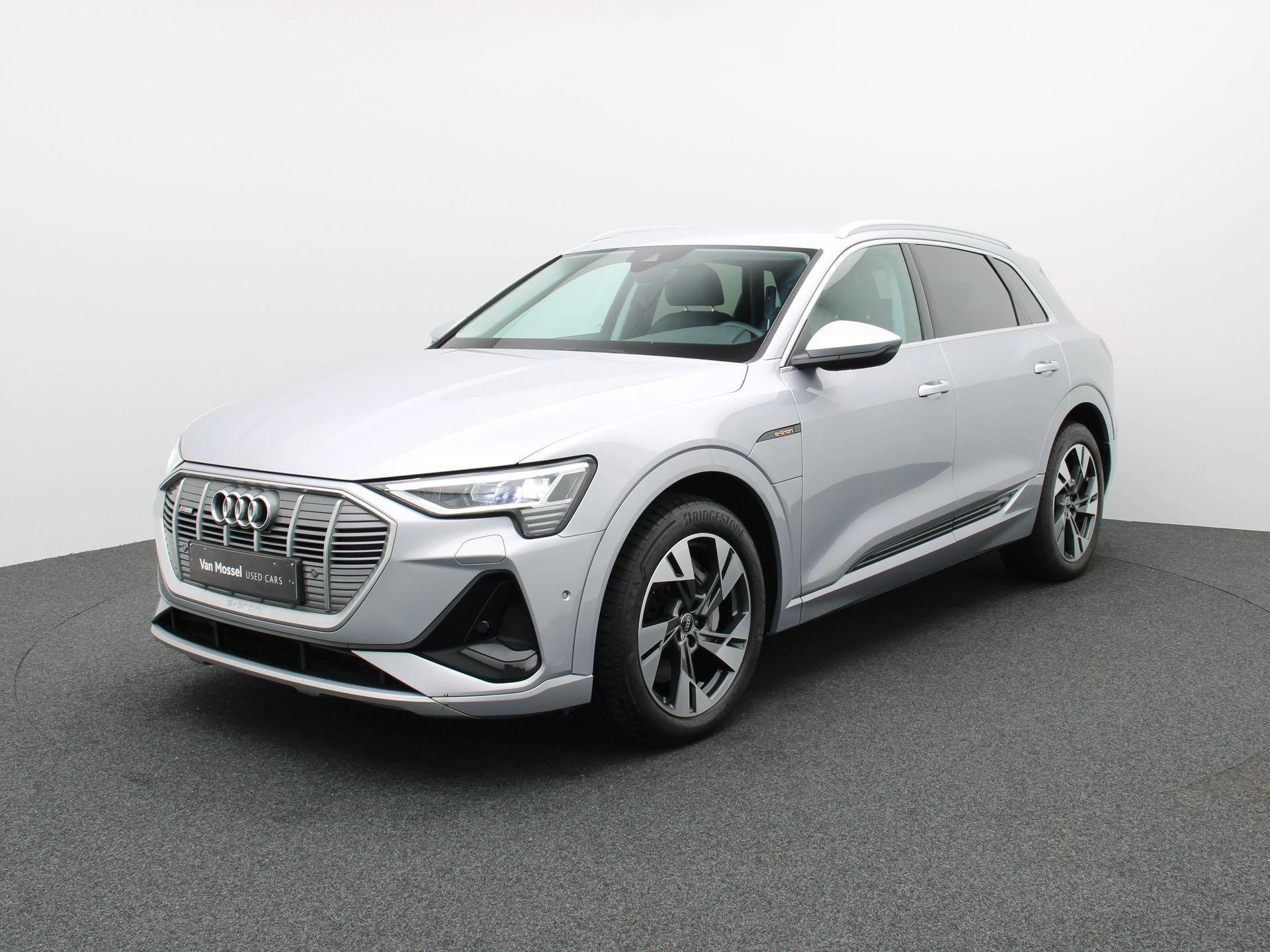 Audi-e-tron-image-0
