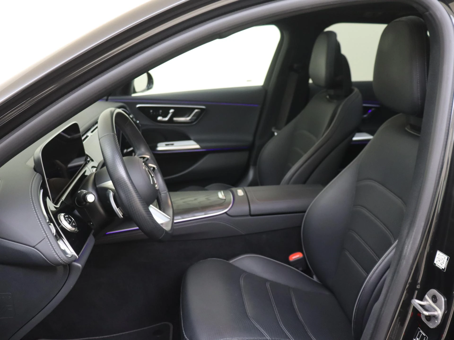 Mercedes-Benz-E-Klasse-image-14