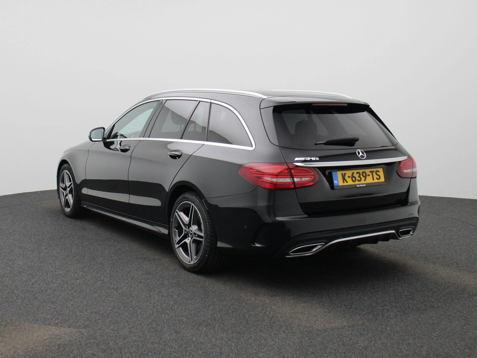 Mercedes-Benz-C-Klasse-image-1