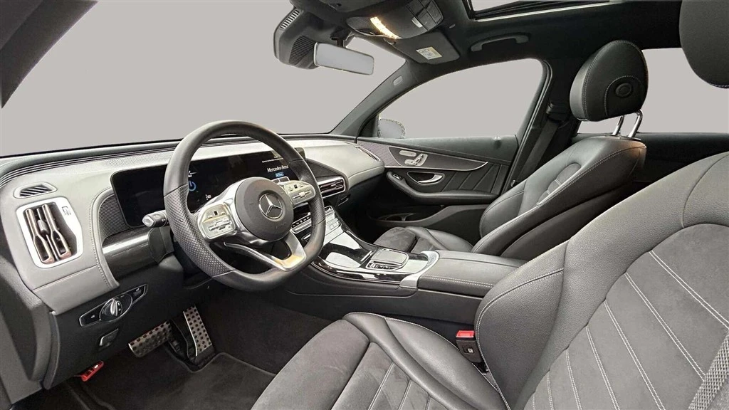 Mercedes-Benz-EQC-image-9