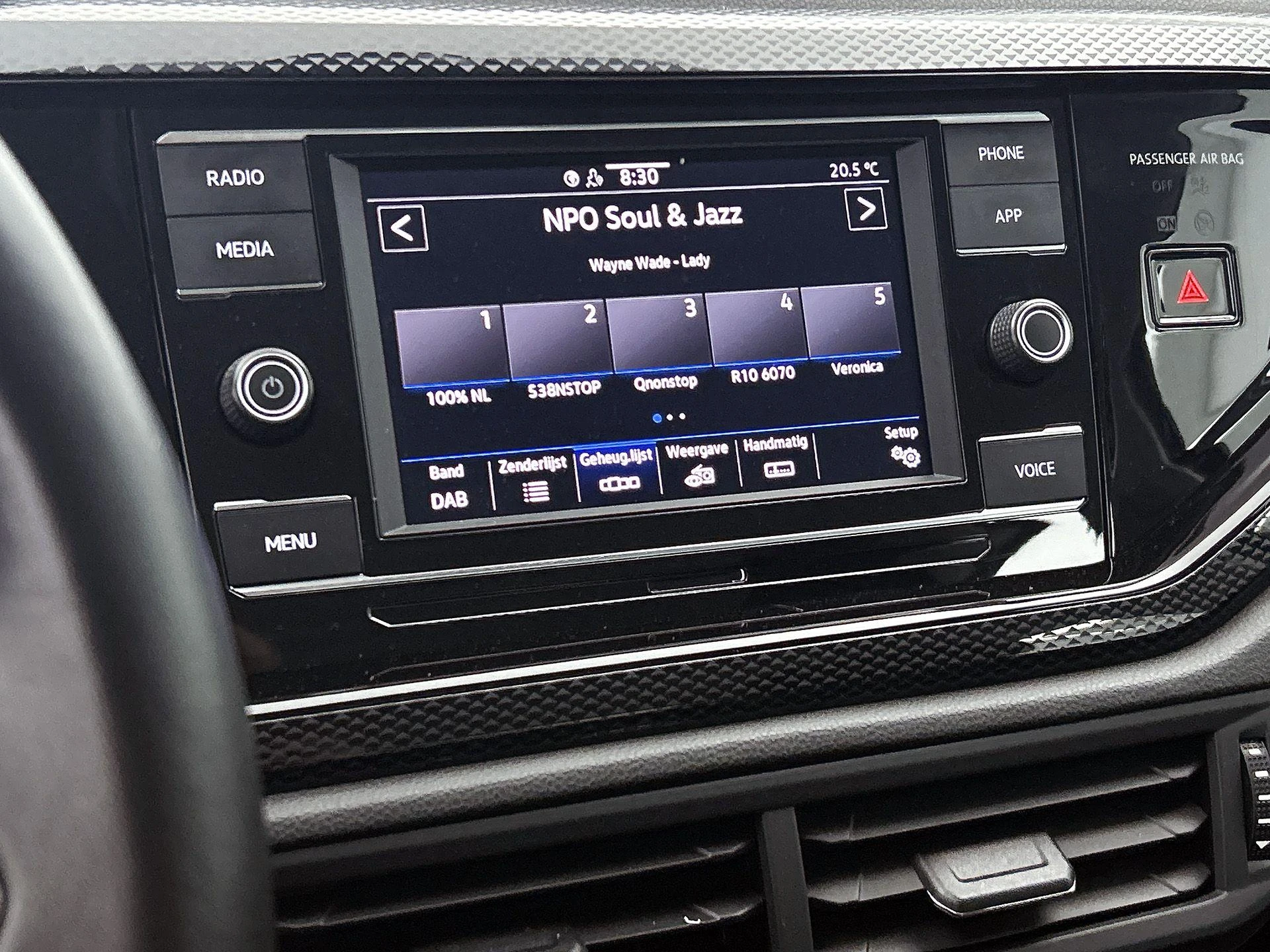 Volkswagen-Polo-image-6