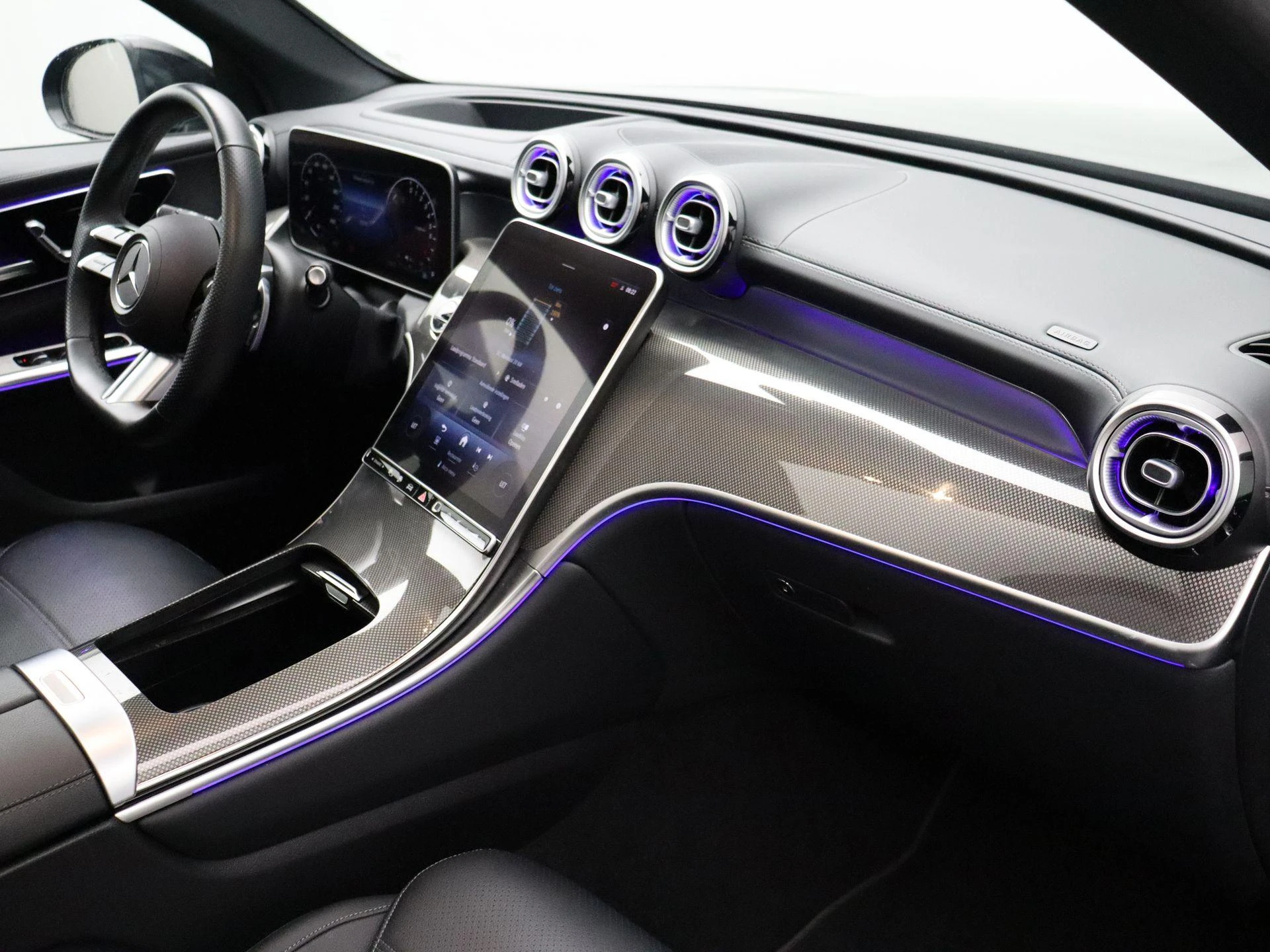 Mercedes-Benz-GLC-image-32