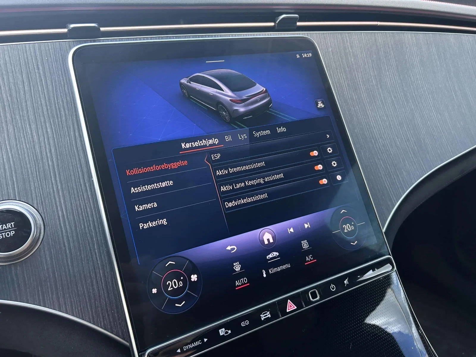 Mercedes-Benz-EQE-image-19