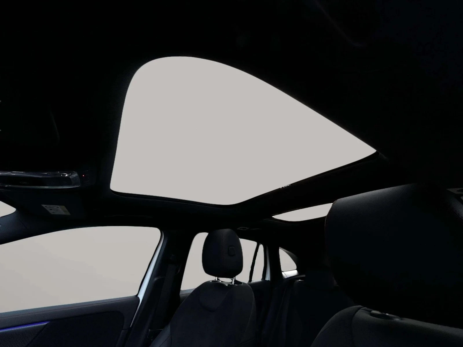 Mercedes-Benz-EQA-image-12