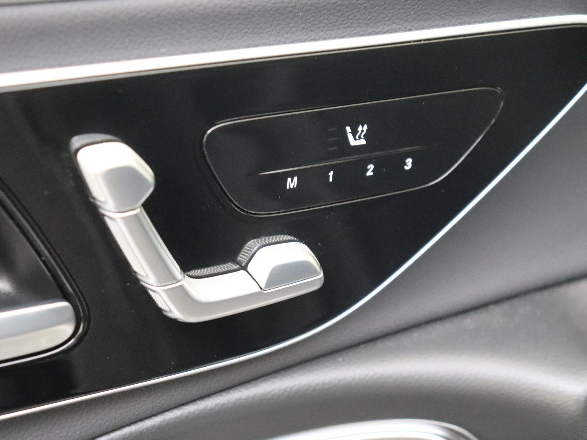 Mercedes-Benz-E-Klasse-image-24