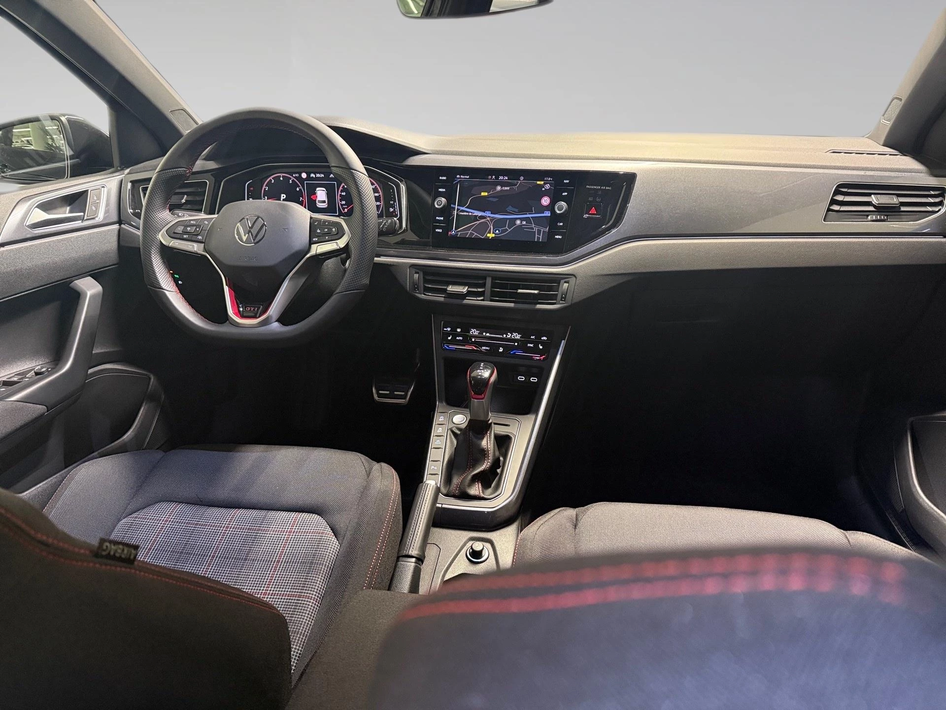 Volkswagen-Polo-image-5