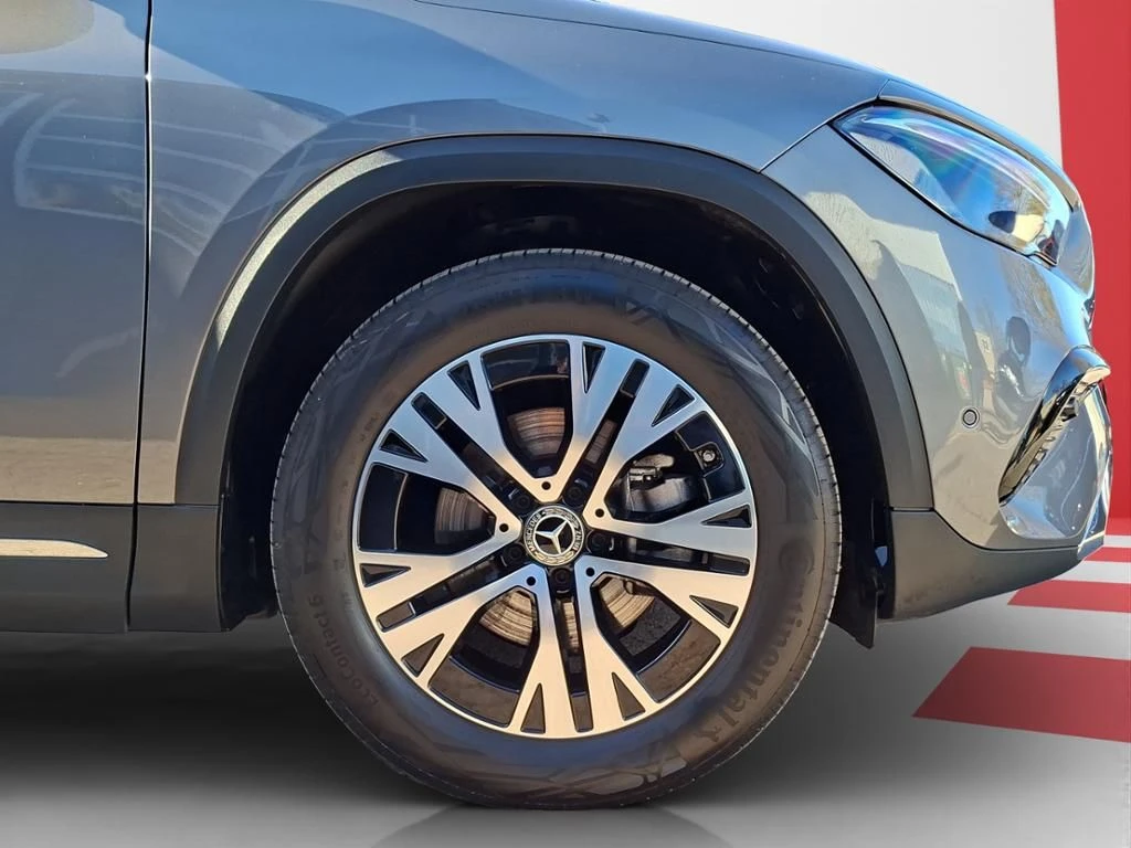 Mercedes-Benz-GLA 200 d-image-6