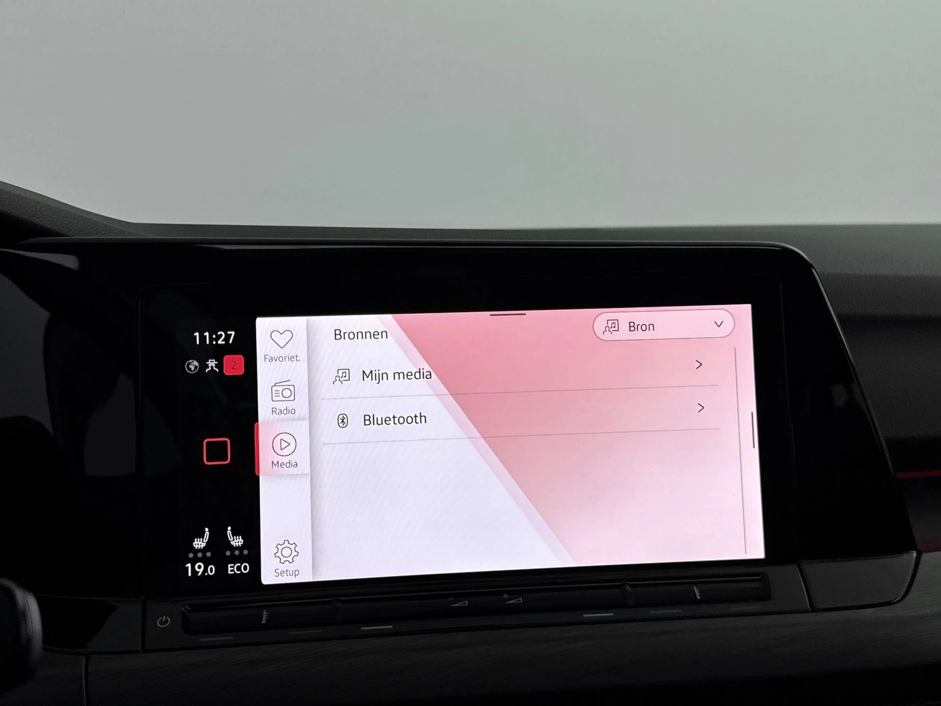 Volkswagen-Golf-image-12