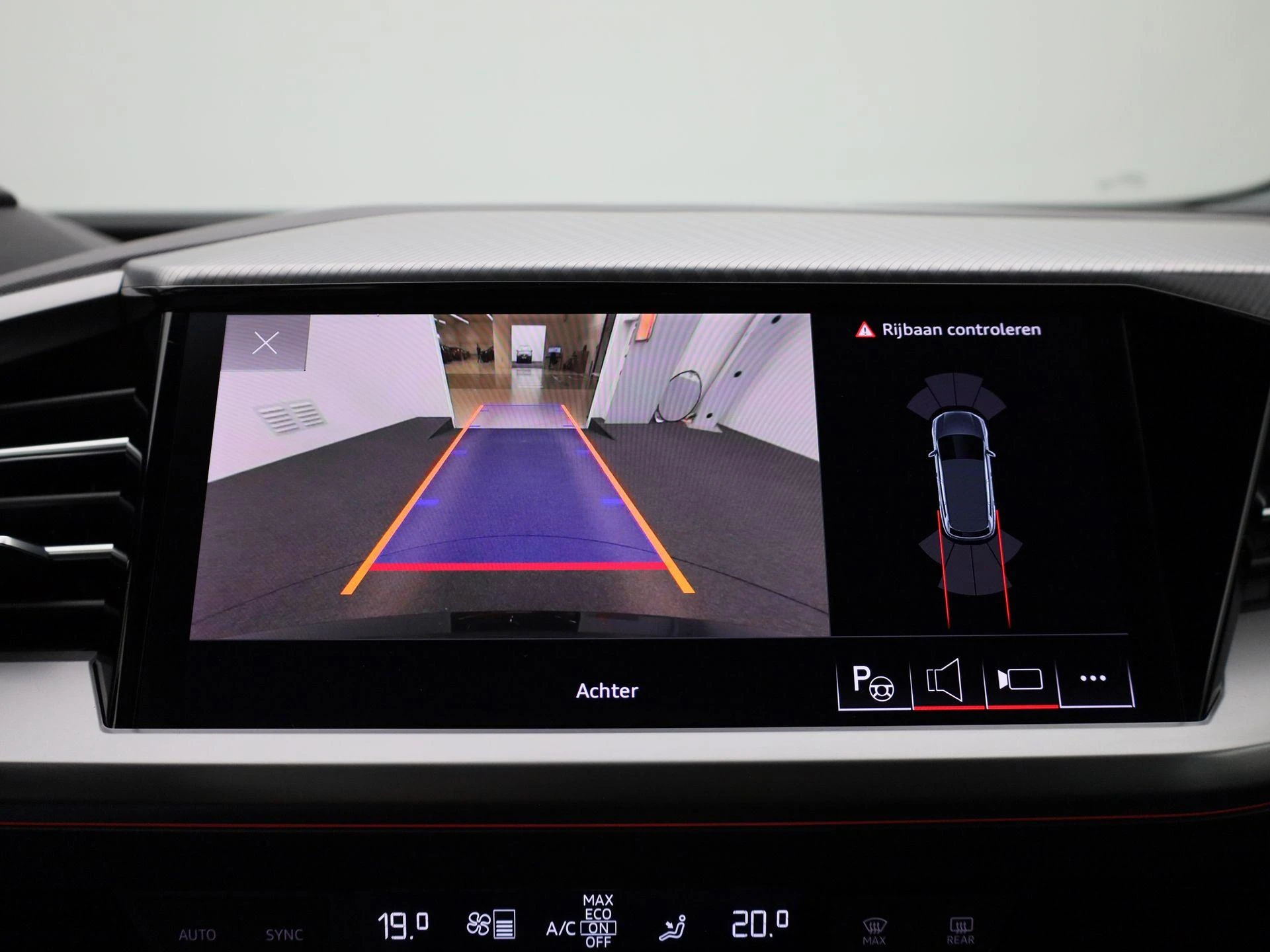 Audi-Q4 e-tron-image-33
