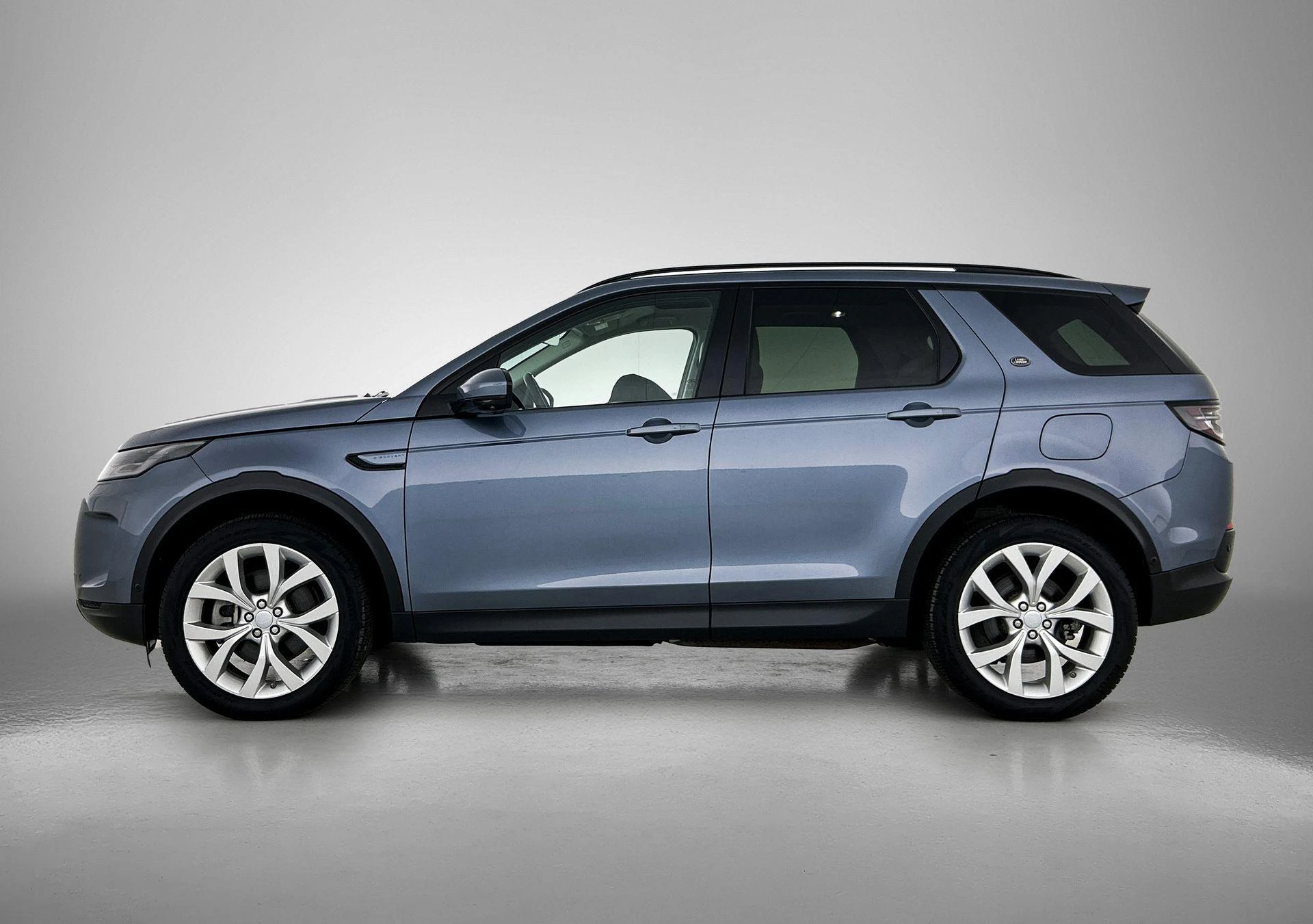 Land Rover-Discovery Sport-image-1